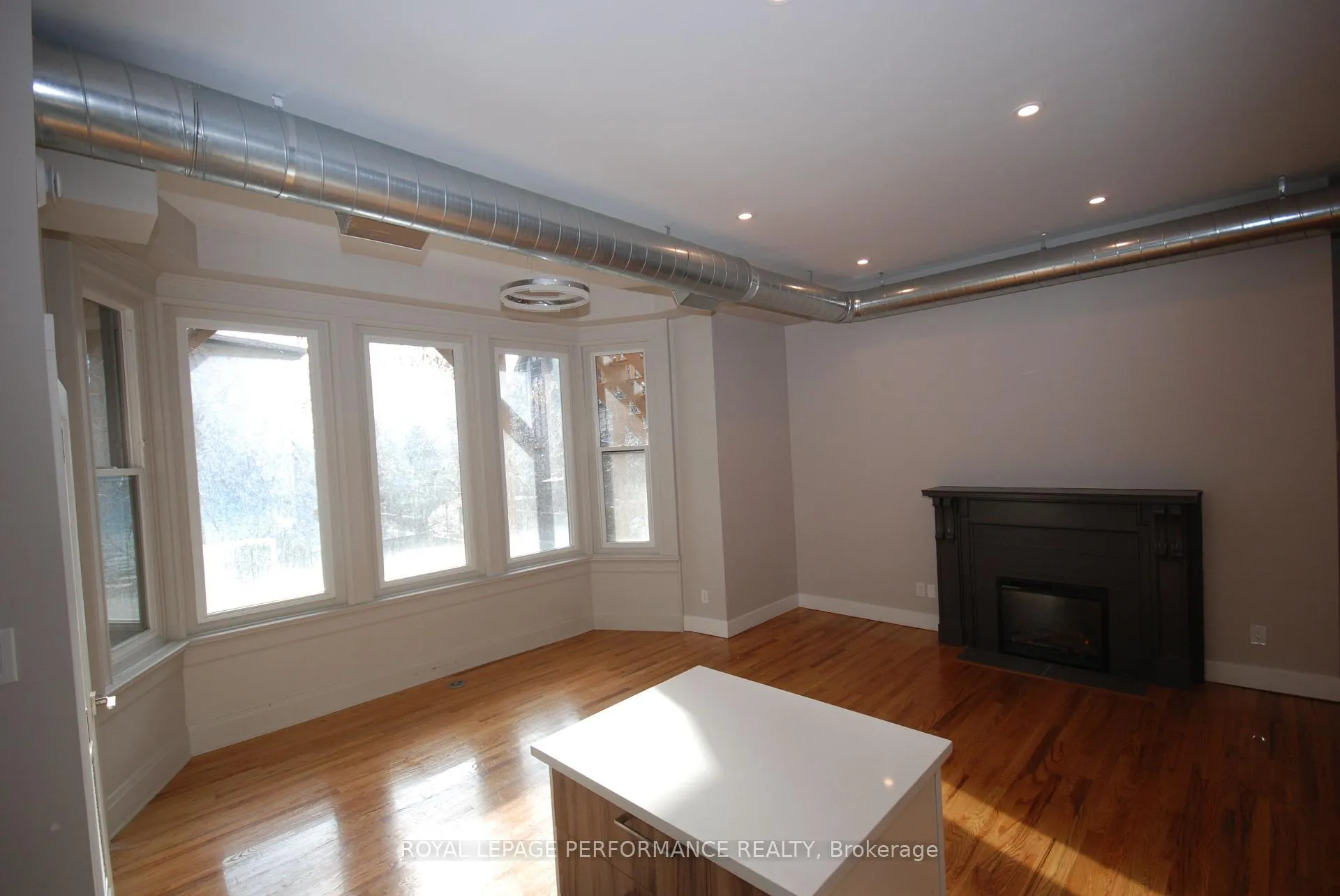 Photo 4 of Unit 6, 4 Range Road, Ottawa, Sandy Hill — HOMEH