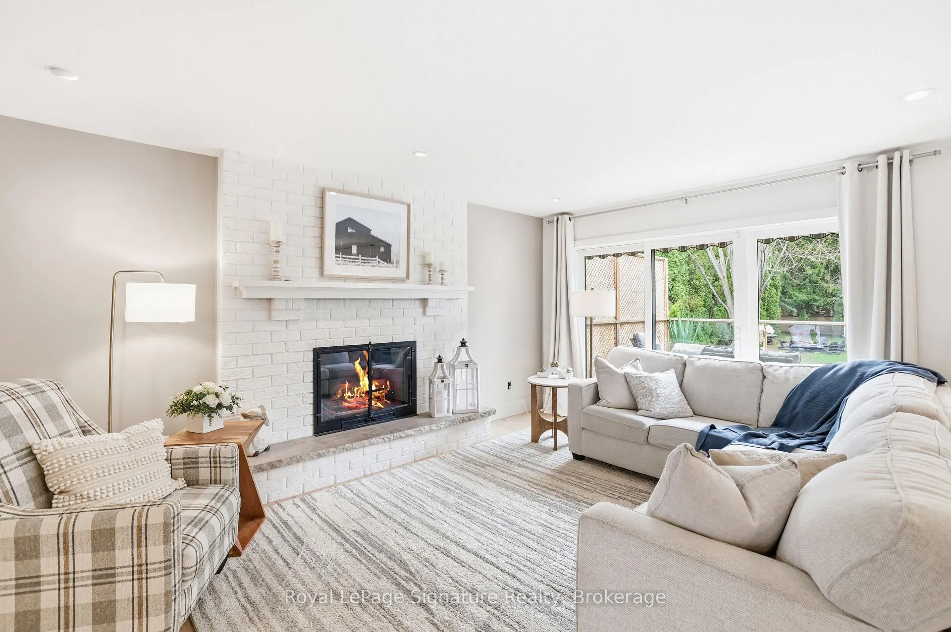 Photo 3 of 98 Moore Crescent, Blue Mountains — HOMEH