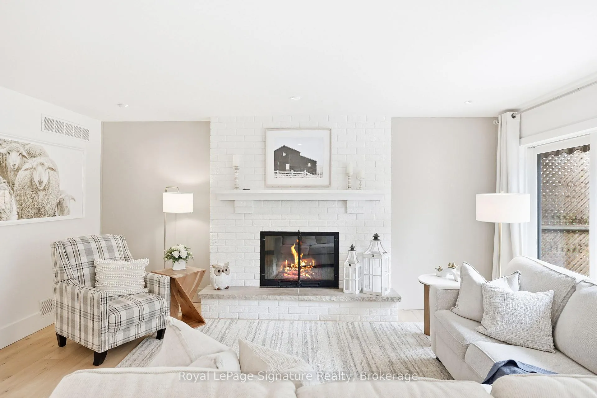 Photo 4 of 98 Moore Crescent, Blue Mountains — HOMEH