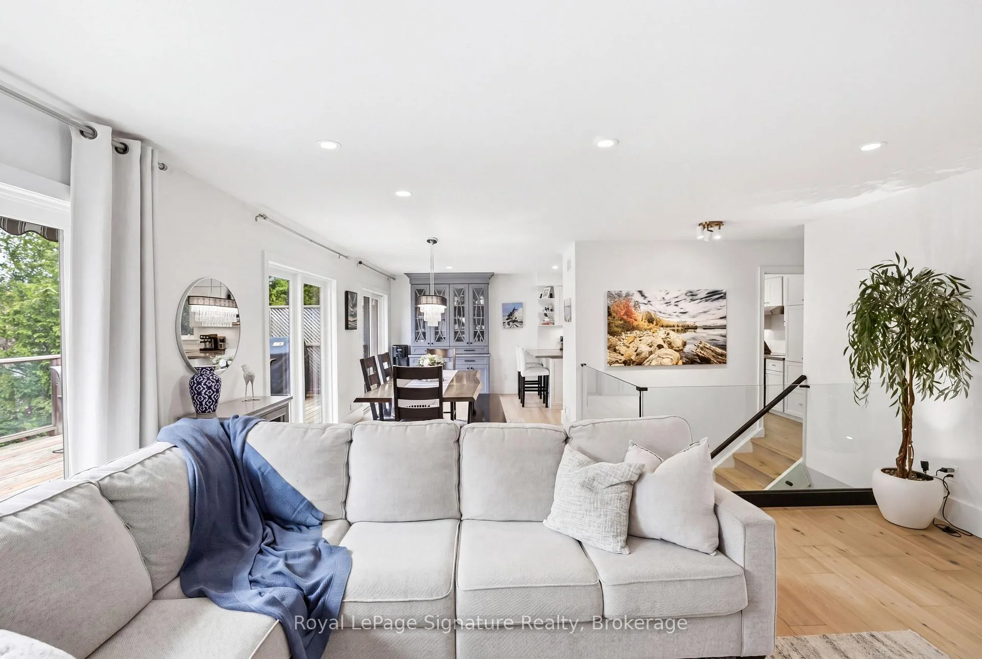 Photo 6 of 98 Moore Crescent, Blue Mountains — HOMEH