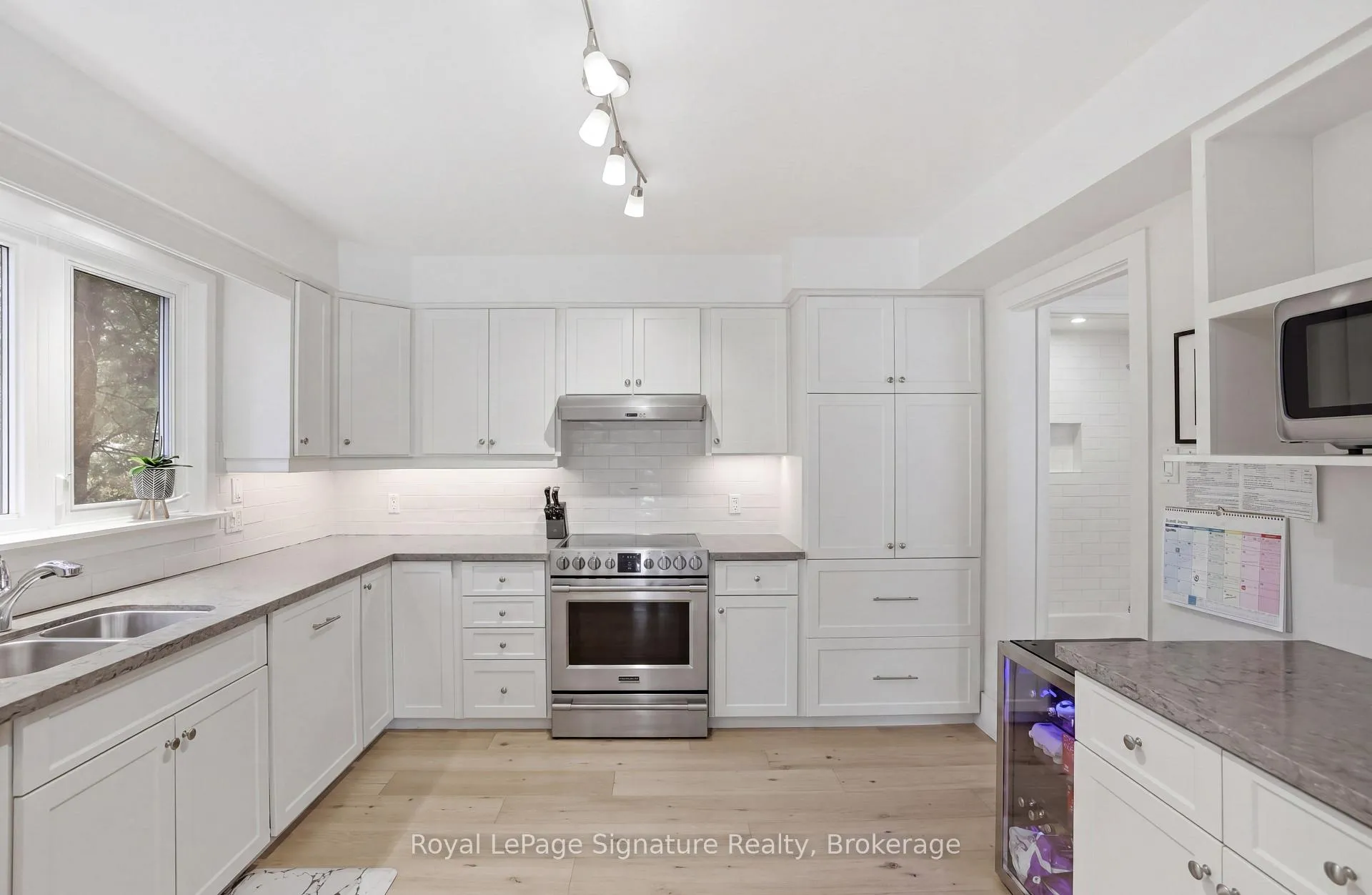 Photo 11 of 98 Moore Crescent, Blue Mountains — HOMEH