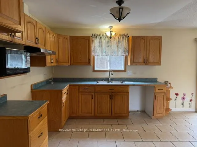 Photo 2 of 625 Scuttlehole Road, Belleville, Thurlow Ward — HOMEH