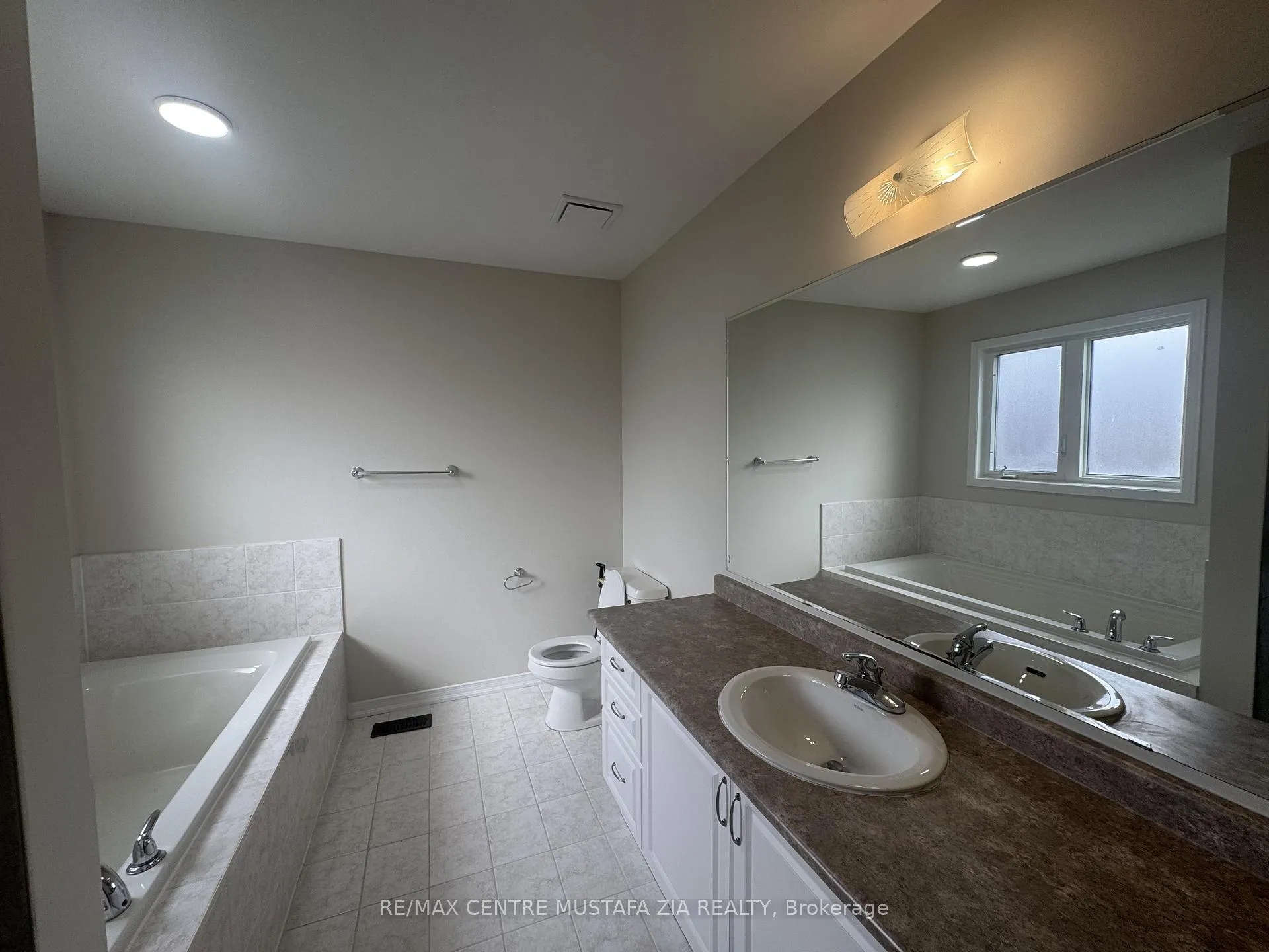 Photo 17 of 158 Lavery Heights, Milton, Scott — HOMEH