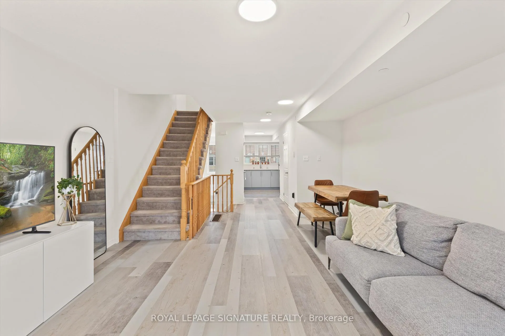 Photo 7 of 33 Glenstal Path, Oshawa, Windfields — HOMEH