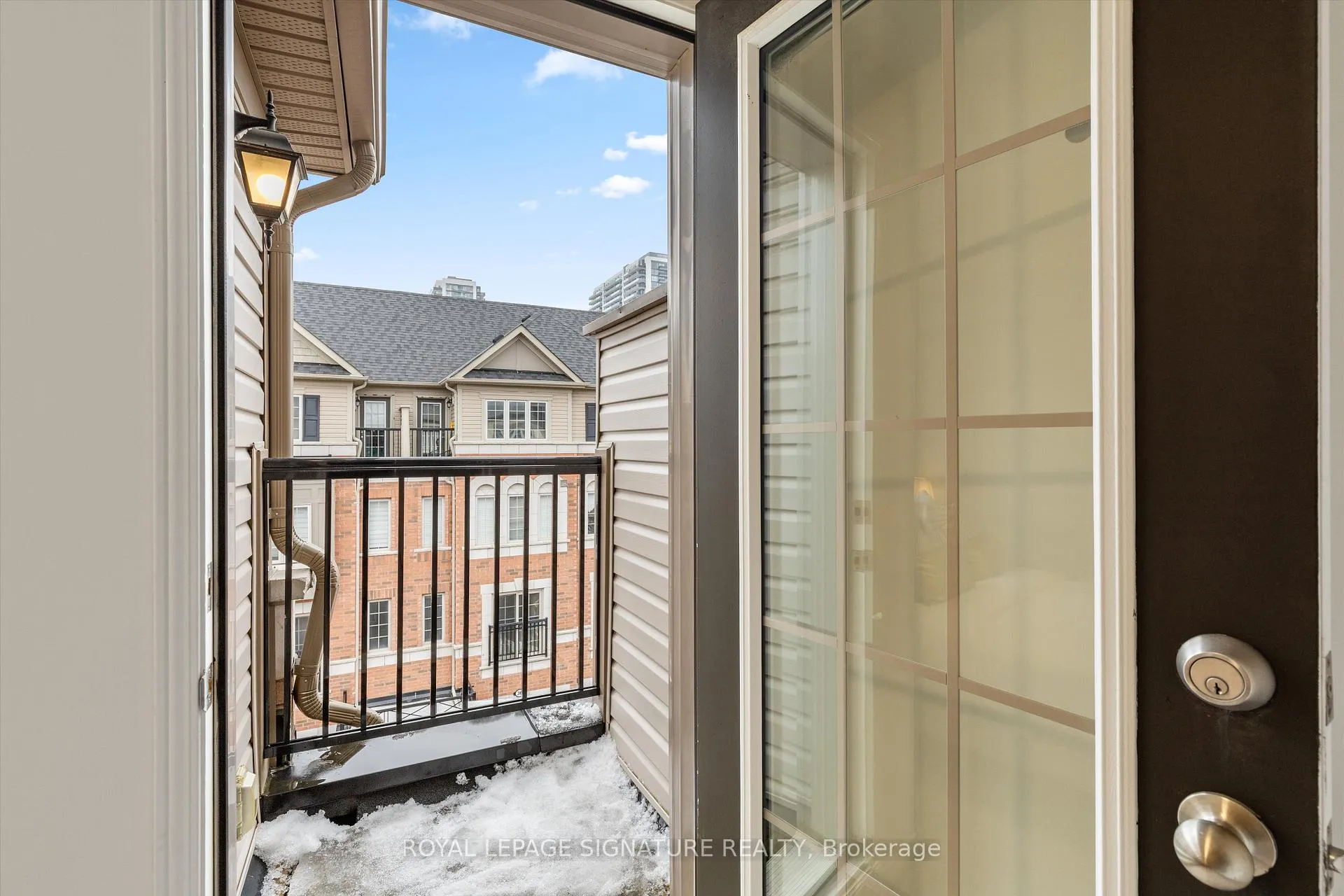Photo 11 of 33 Glenstal Path, Oshawa, Windfields — HOMEH