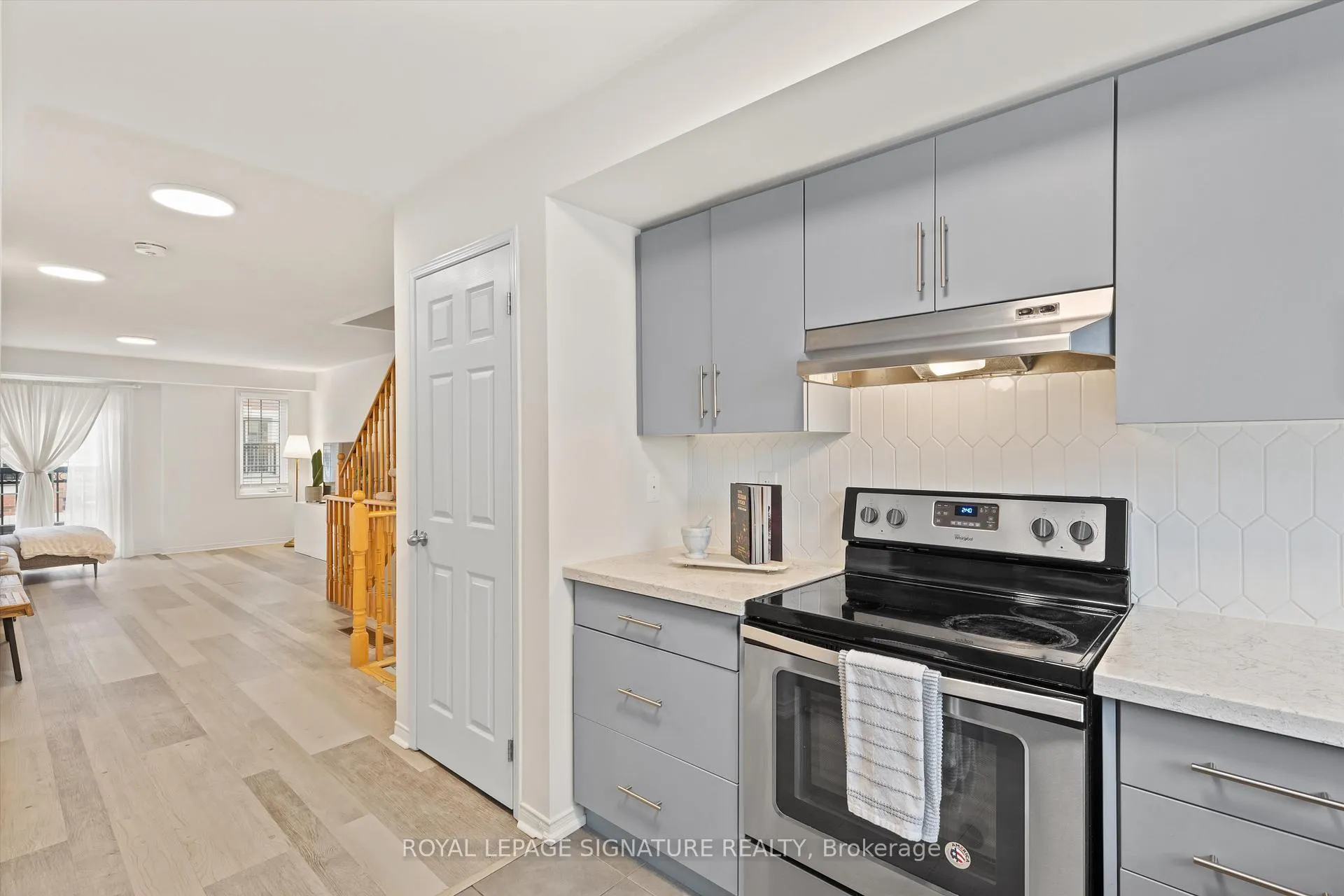 Photo 13 of 33 Glenstal Path, Oshawa, Windfields — HOMEH