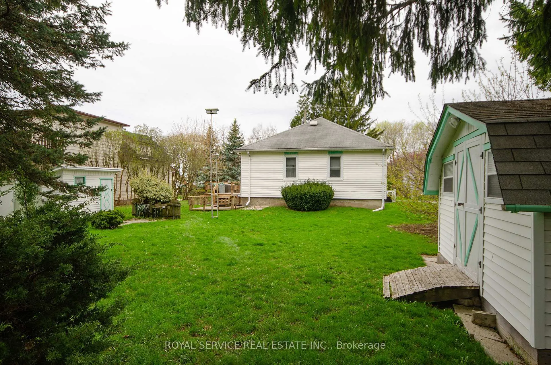 Photo 9 of 29 Prospect Street, Clarington, Bowmanville — HOMEH