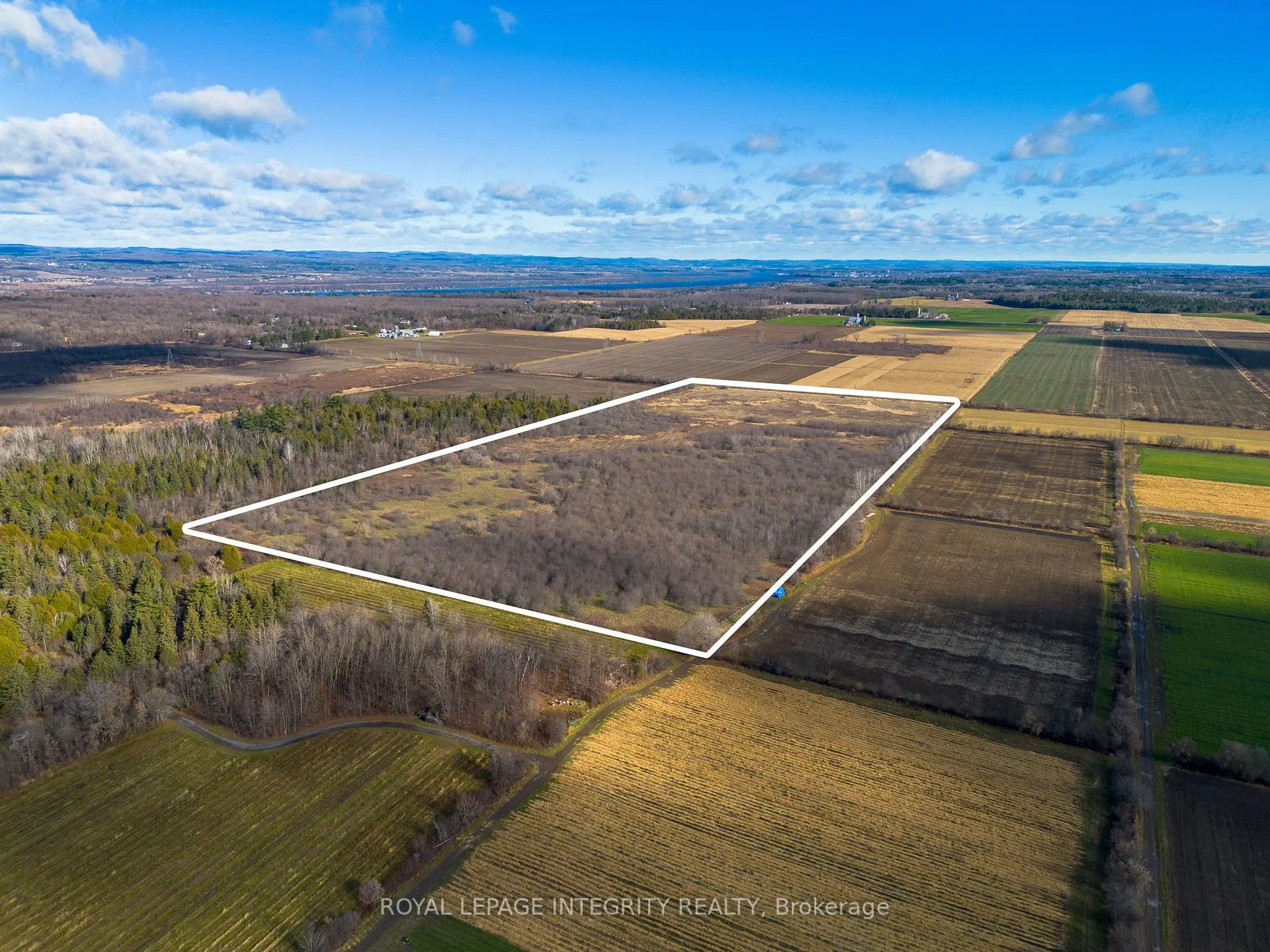 Photo 12 of 00 Wishbourne Road E, Ottawa, Cumberland West — HOMEH