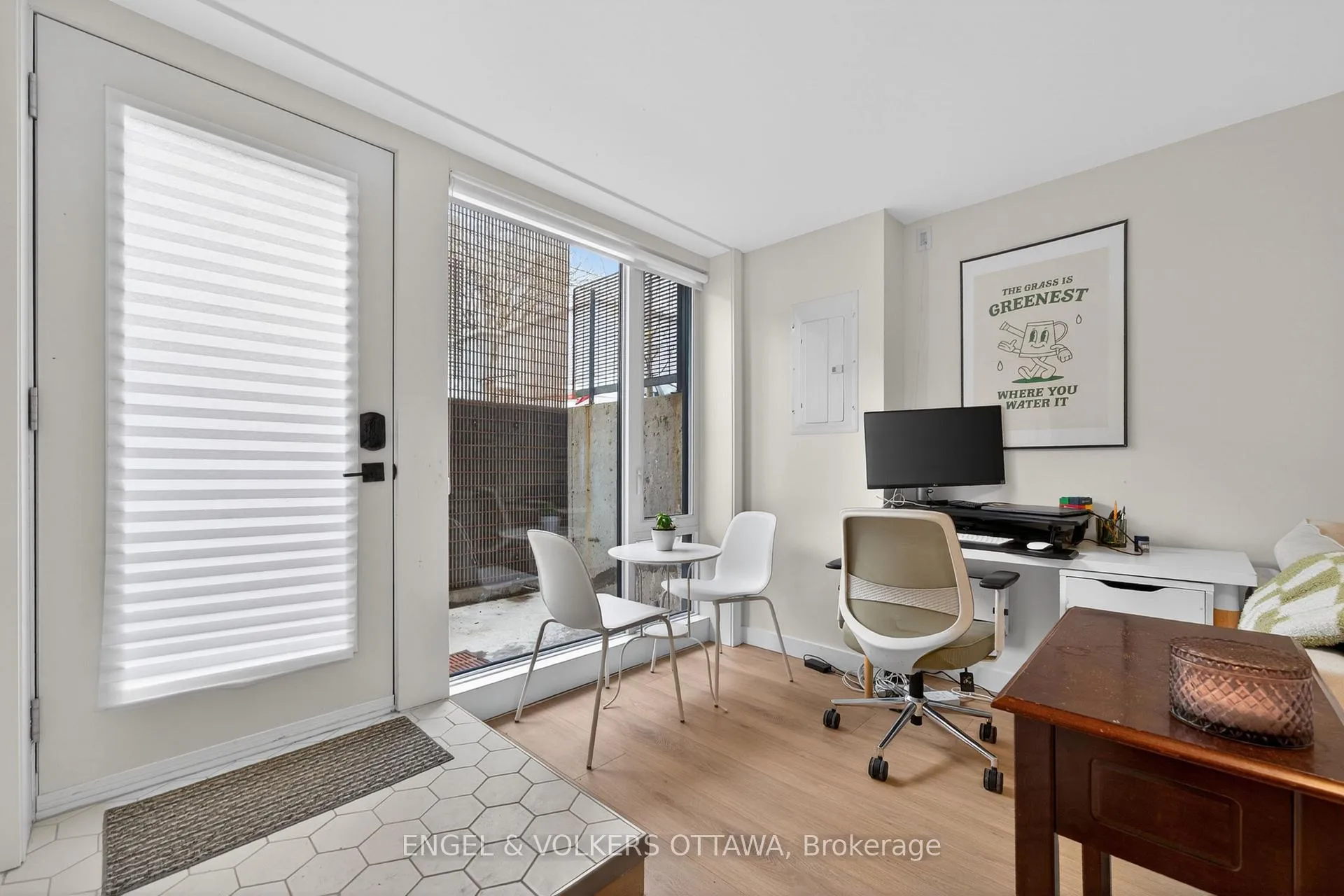 Photo 5 of Unit C, 117 Carruthers Avenue, Ottawa, Mechanicsville — HOMEH