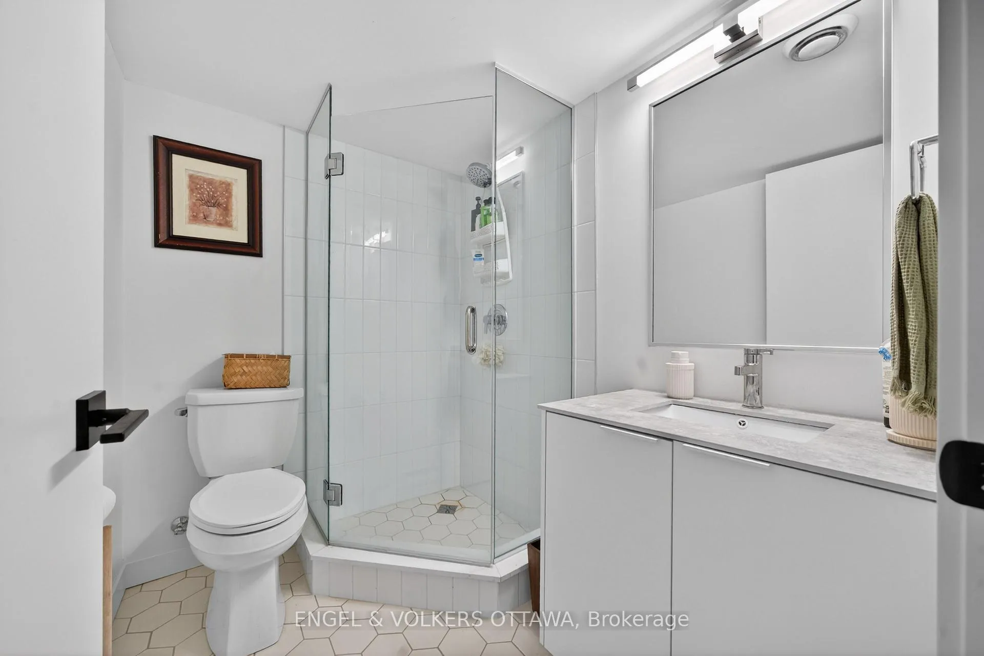 Photo 15 of Unit C, 117 Carruthers Avenue, Ottawa, Mechanicsville — HOMEH