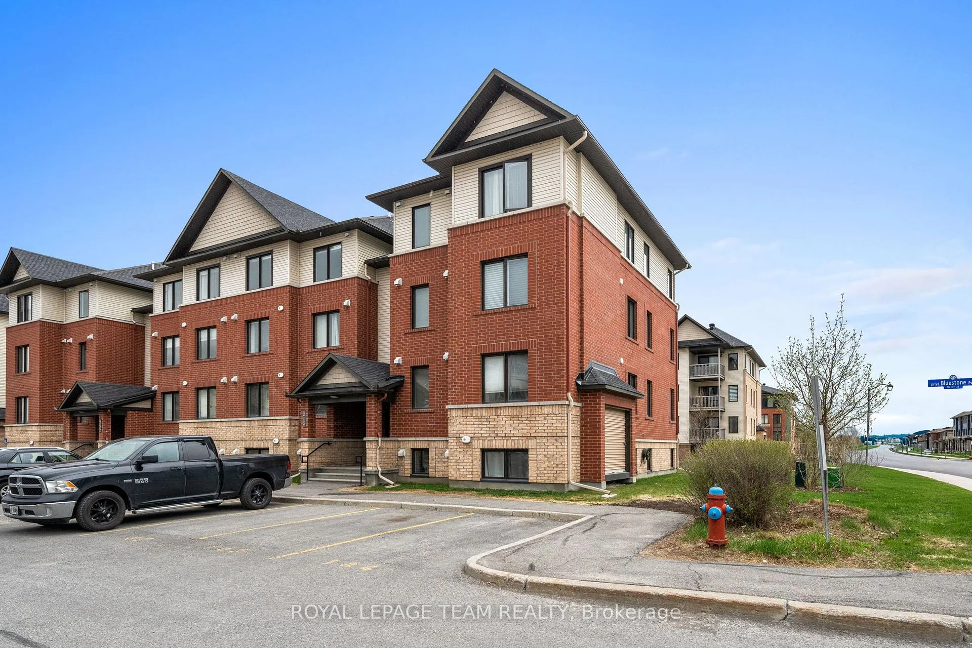 Photo 1 of Unit 6, 215 Bluestone Private, Ottawa, Avalon West — HOMEH
