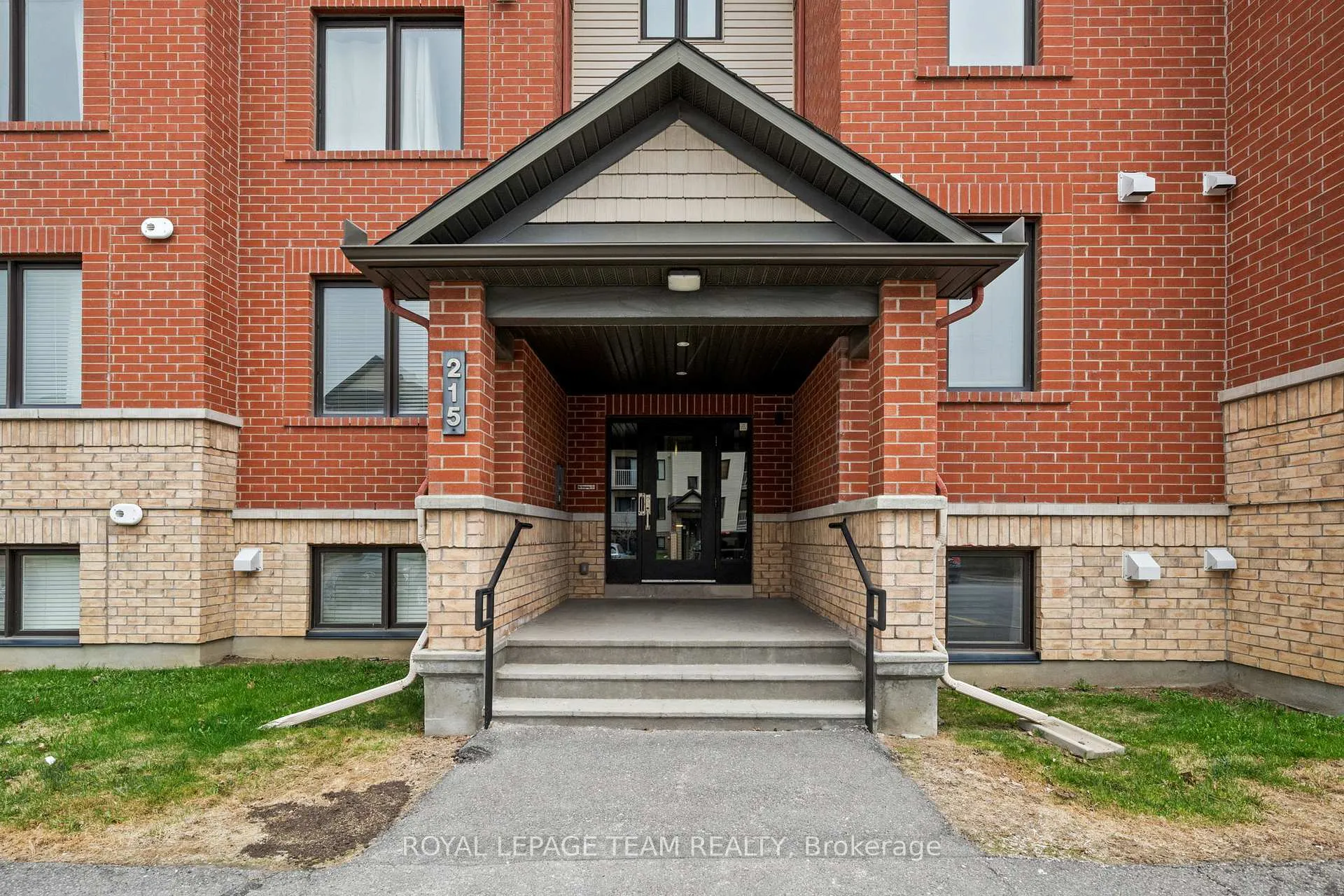 Photo 4 of Unit 6, 215 Bluestone Private, Ottawa, Avalon West — HOMEH