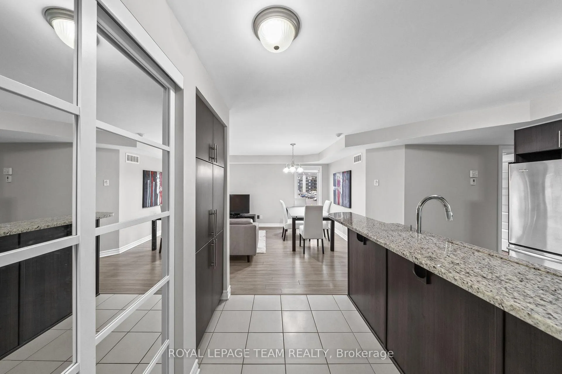 Photo 6 of Unit 6, 215 Bluestone Private, Ottawa, Avalon West — HOMEH