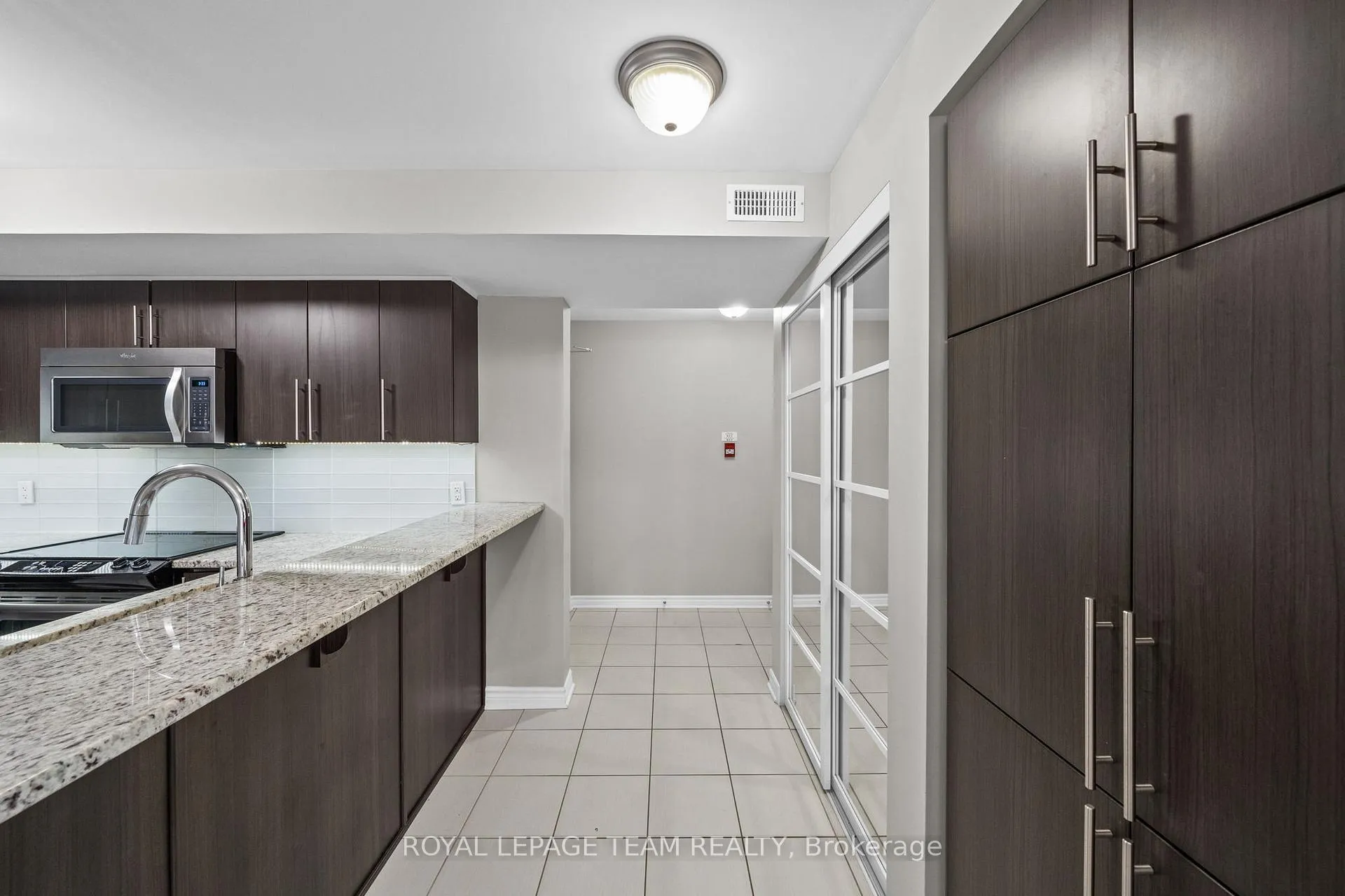 Photo 7 of Unit 6, 215 Bluestone Private, Ottawa, Avalon West — HOMEH
