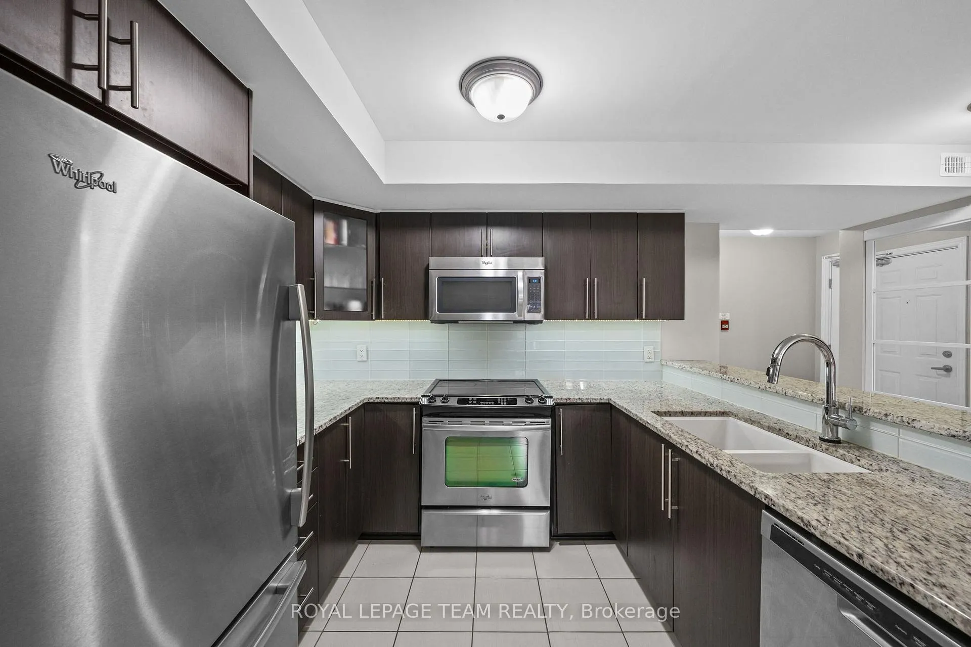 Photo 9 of Unit 6, 215 Bluestone Private, Ottawa, Avalon West — HOMEH