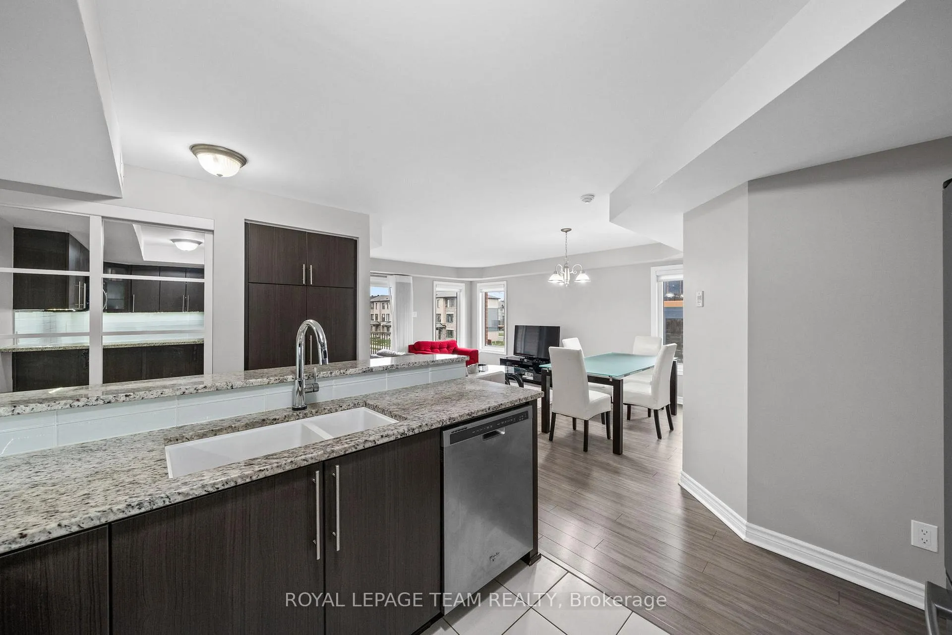 Photo 11 of Unit 6, 215 Bluestone Private, Ottawa, Avalon West — HOMEH