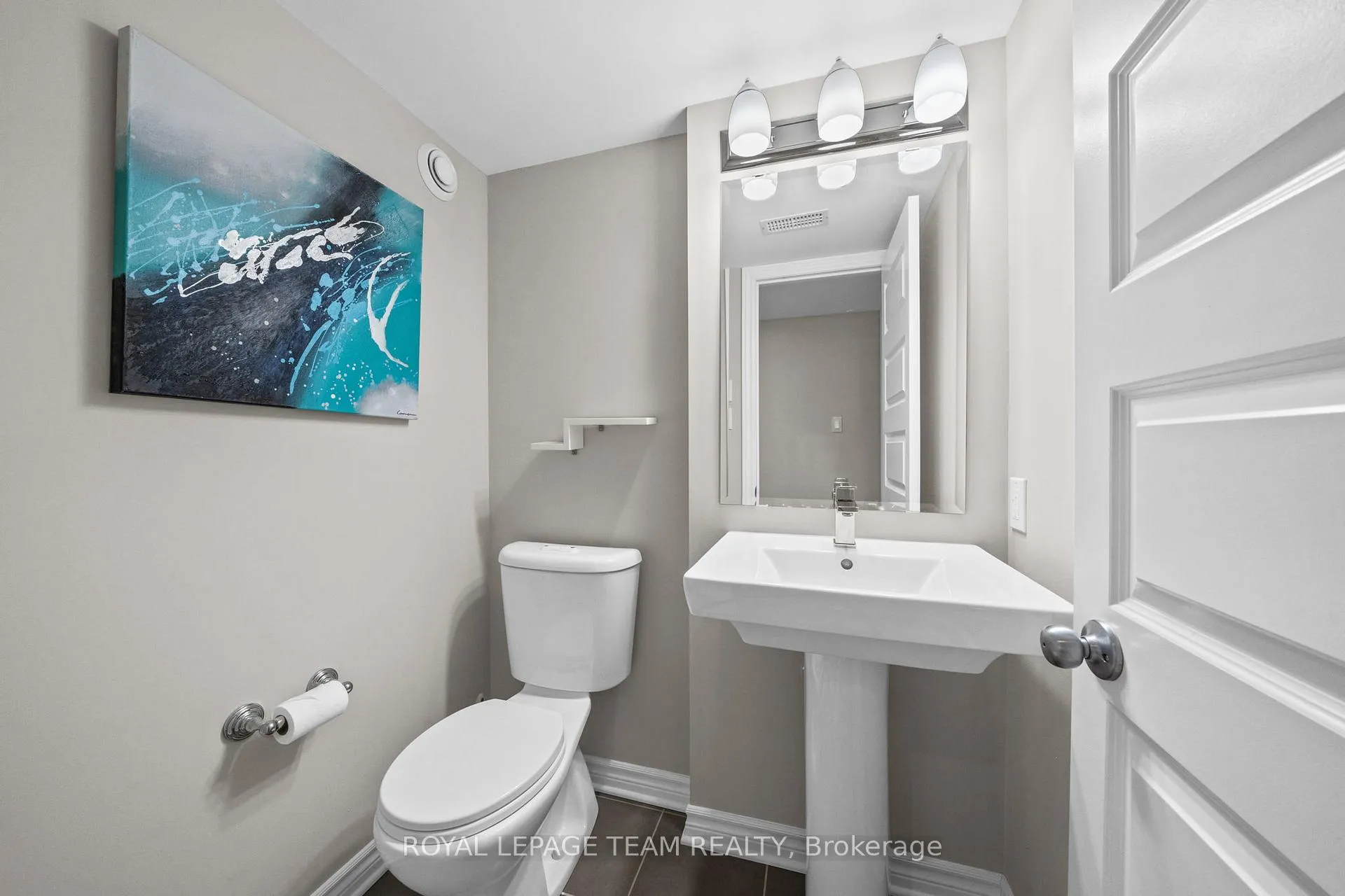 Photo 15 of Unit 6, 215 Bluestone Private, Ottawa, Avalon West — HOMEH