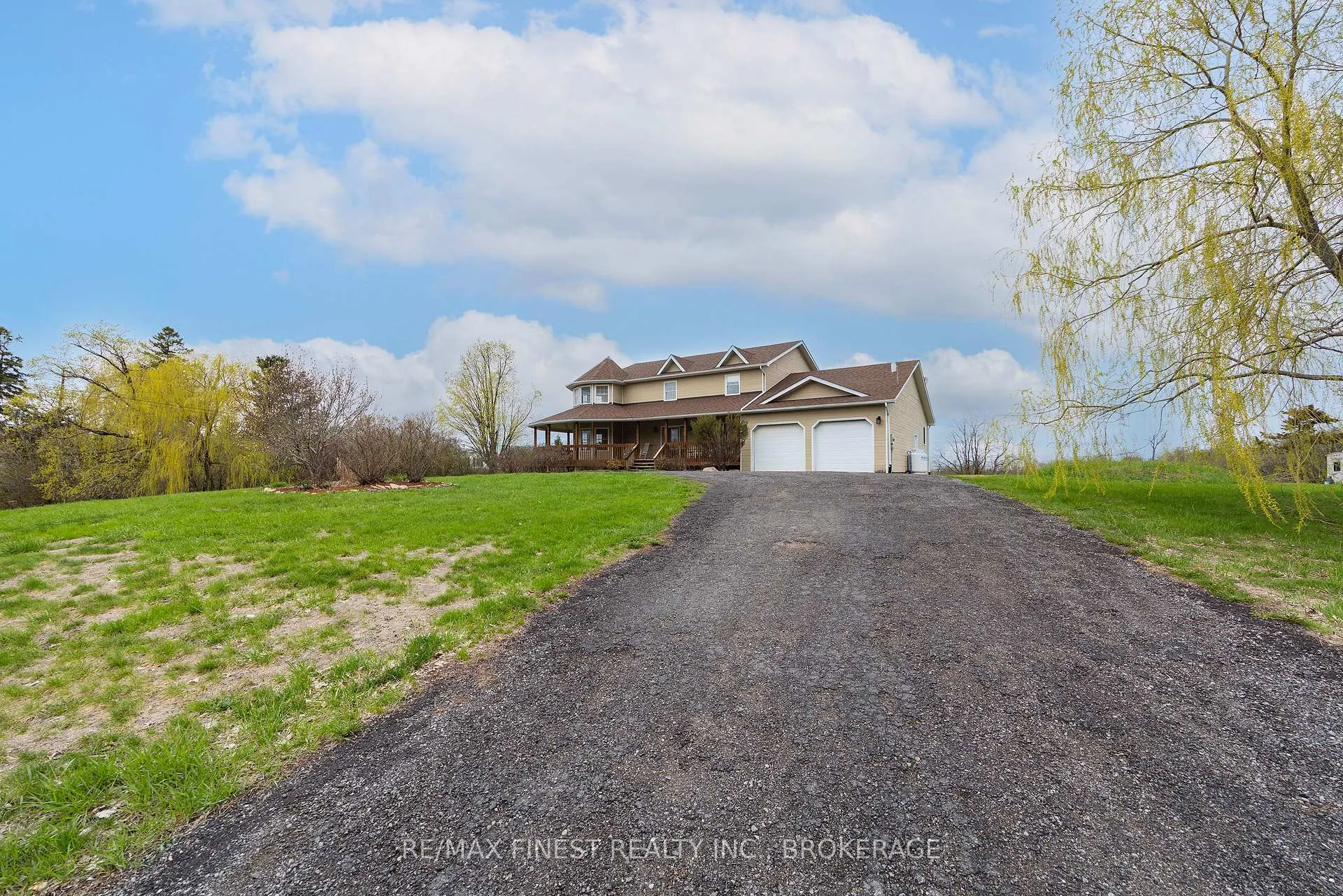Photo 2 of 2716 Round Lake Road, Frontenac, Frontenac South — HOMEH