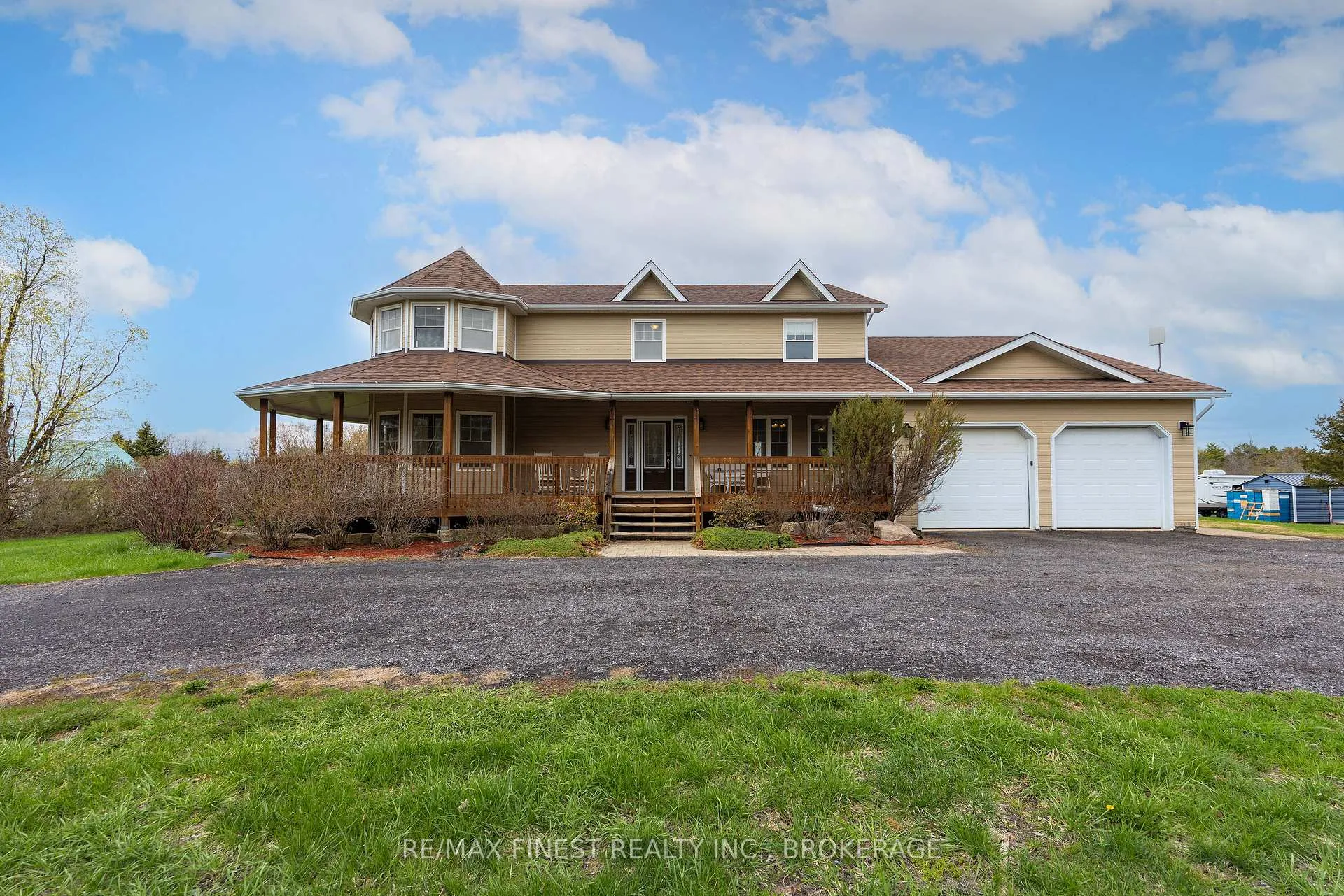 Photo 3 of 2716 Round Lake Road, Frontenac, Frontenac South — HOMEH