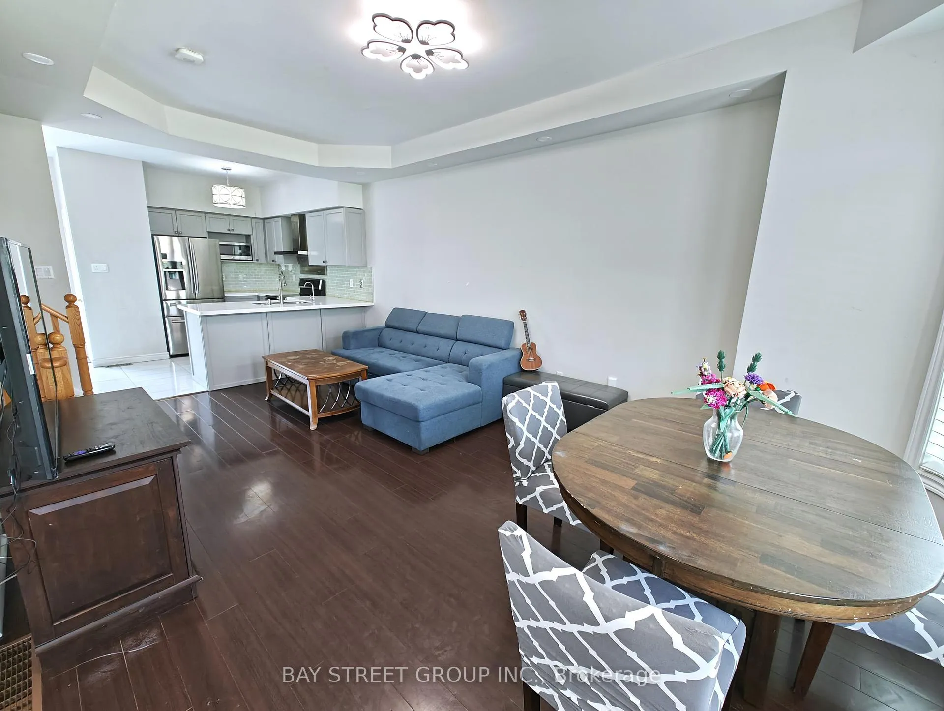 Photo 3 of 256 Glenashton Drive, Oakville, River Oaks — HOMEH