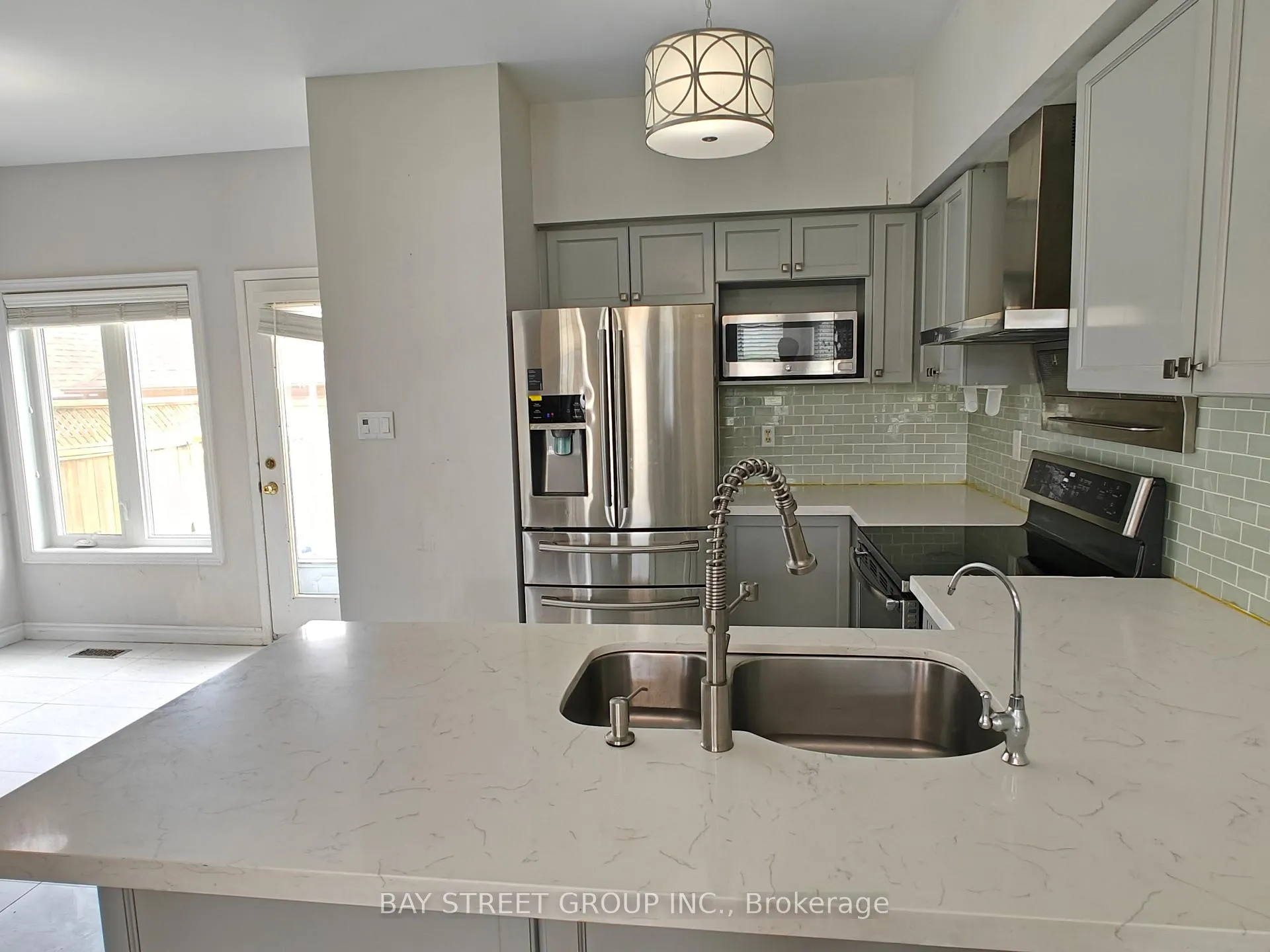 Photo 6 of 256 Glenashton Drive, Oakville, River Oaks — HOMEH