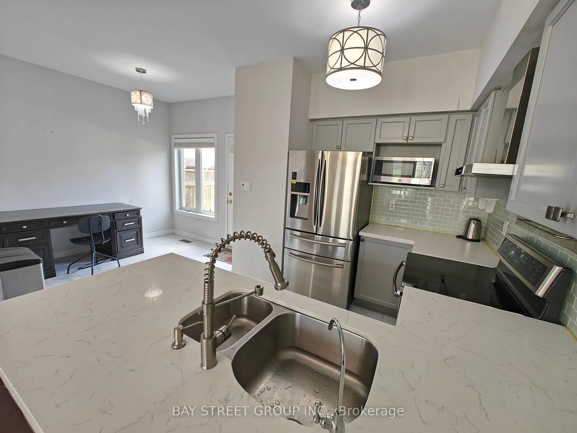 Photo 7 of 256 Glenashton Drive, Oakville, River Oaks — HOMEH