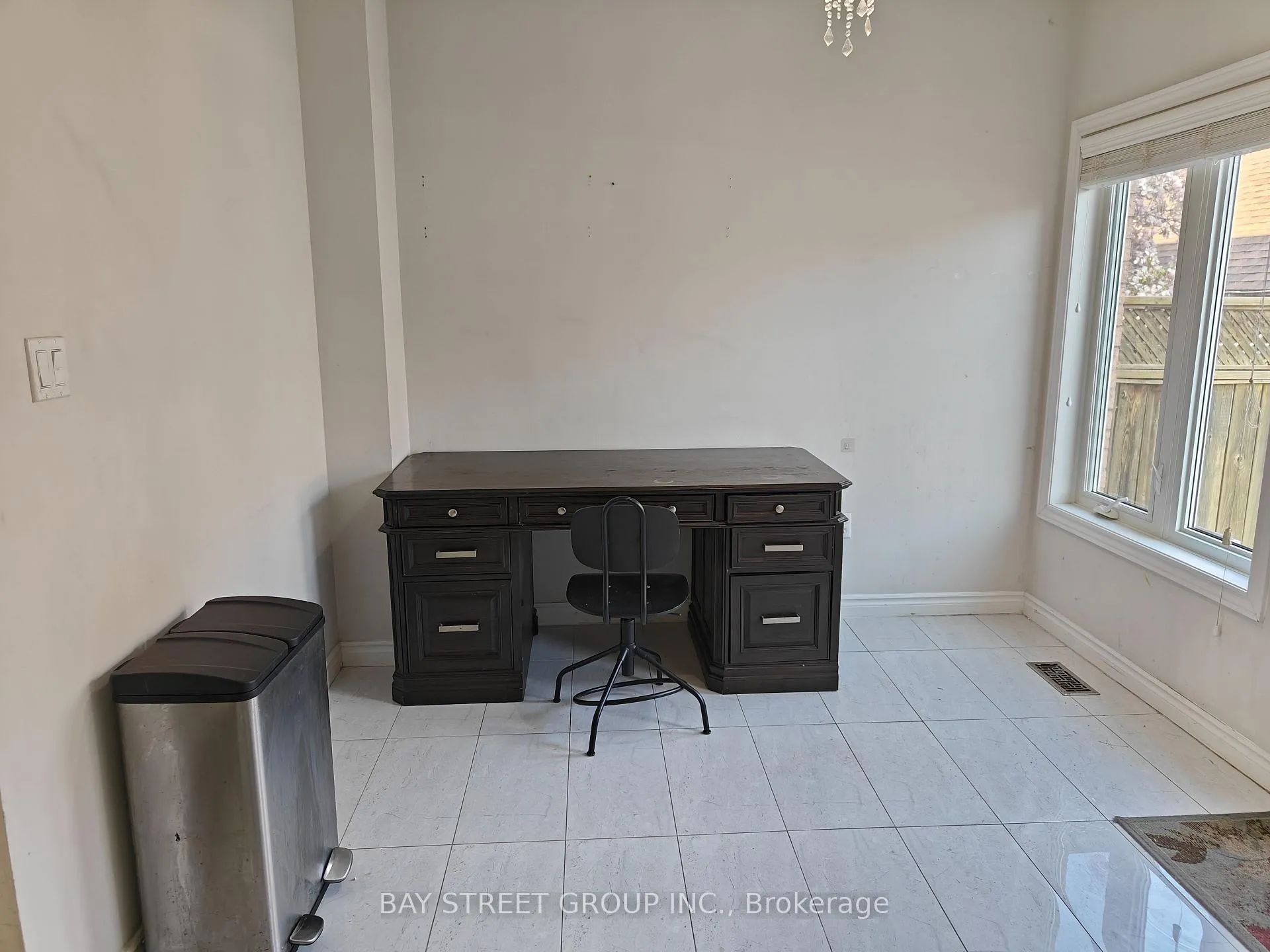 Photo 8 of 256 Glenashton Drive, Oakville, River Oaks — HOMEH