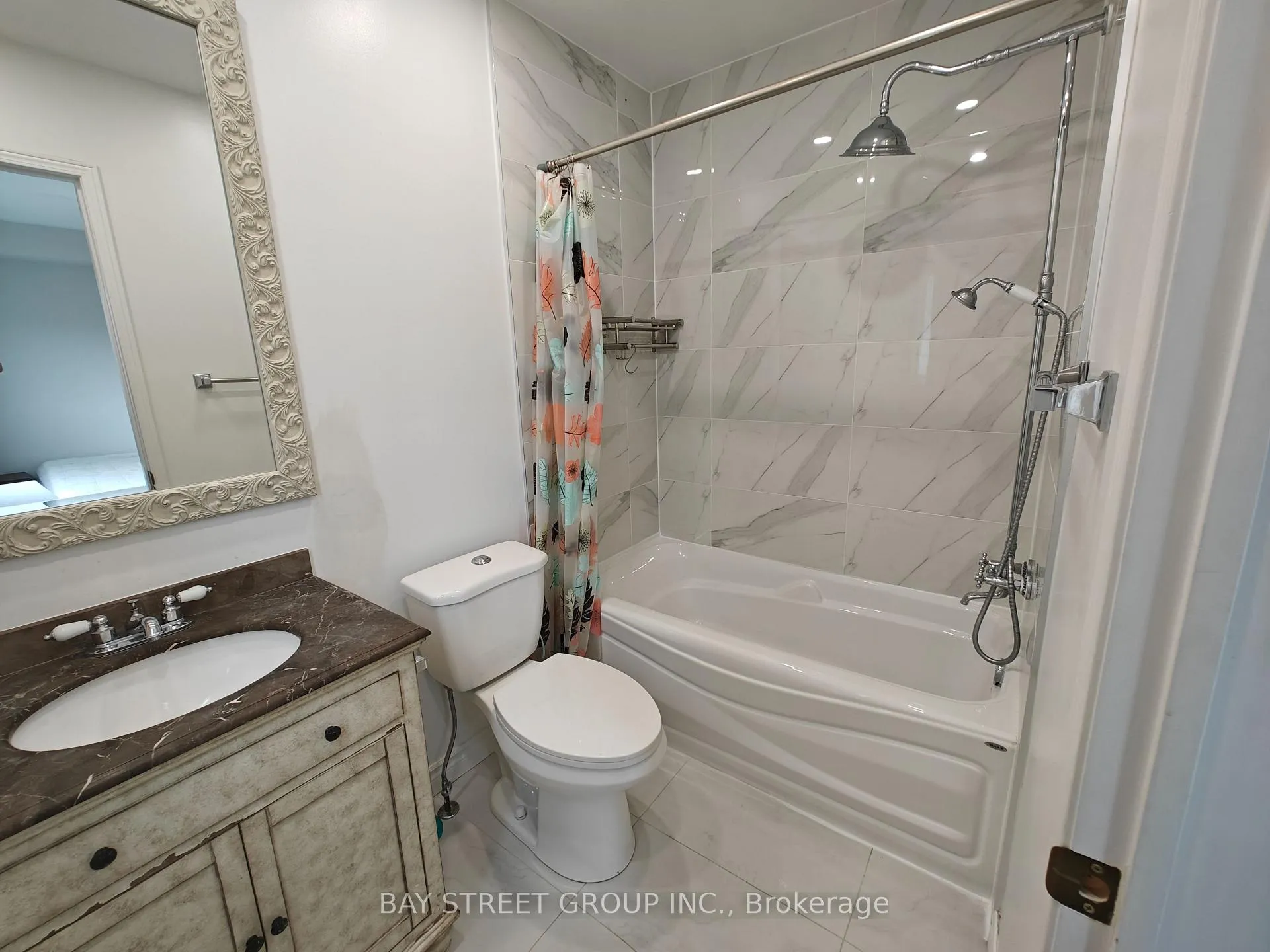 Photo 16 of 256 Glenashton Drive, Oakville, River Oaks — HOMEH