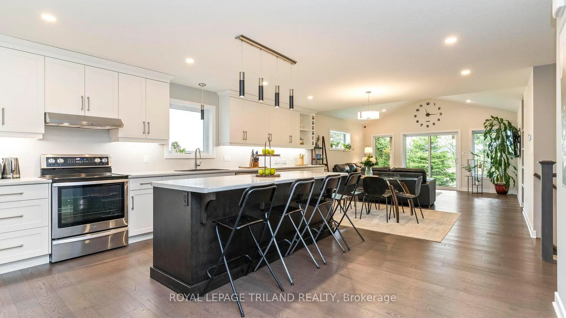 Photo 7 of 35 Weir Crescent, St. Thomas — HOMEH