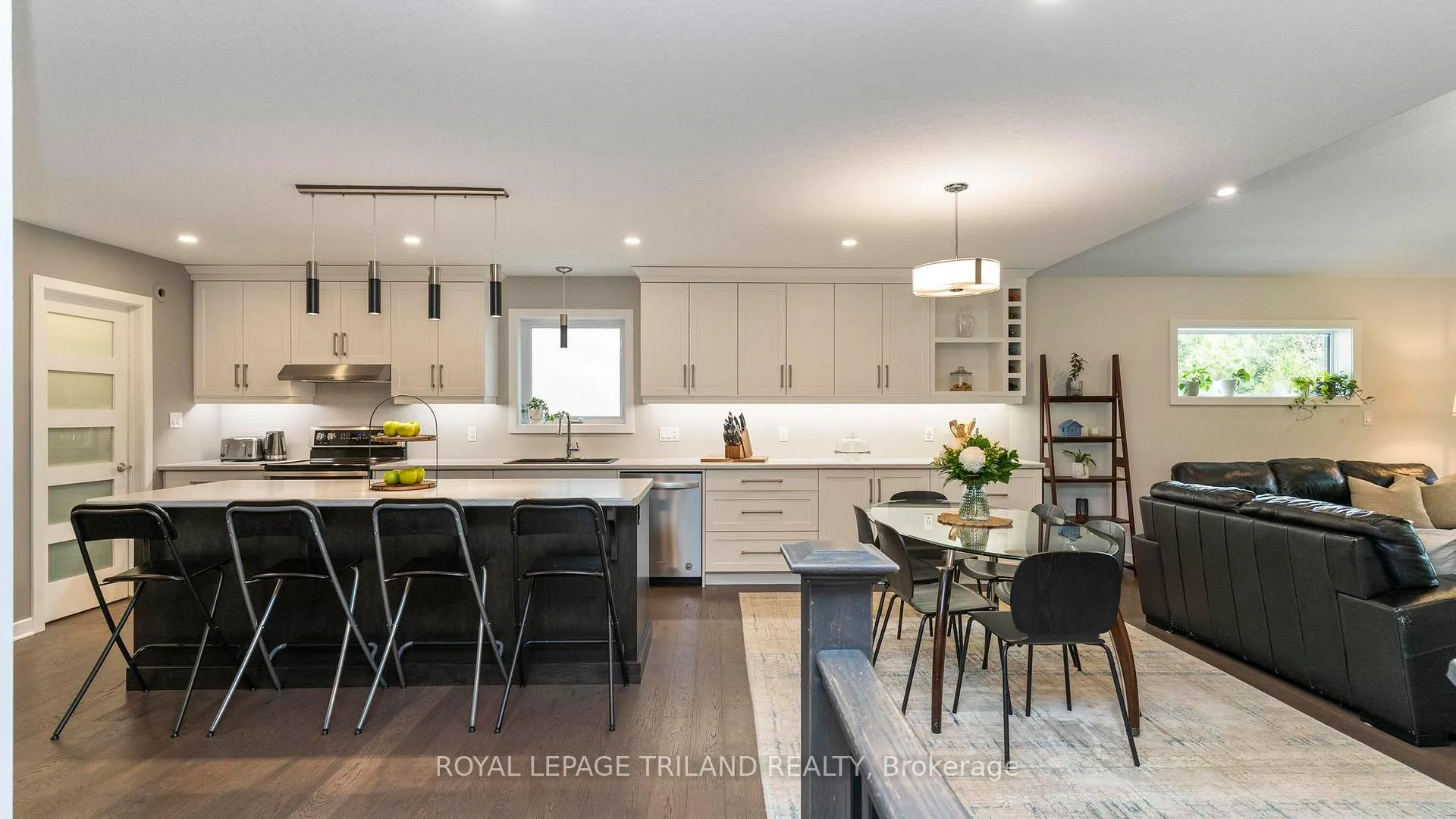 Photo 9 of 35 Weir Crescent, St. Thomas — HOMEH