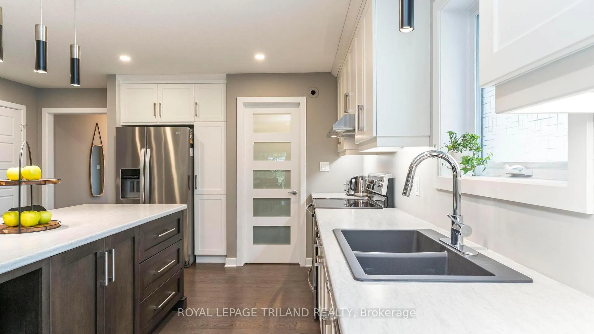 Photo 10 of 35 Weir Crescent, St. Thomas — HOMEH