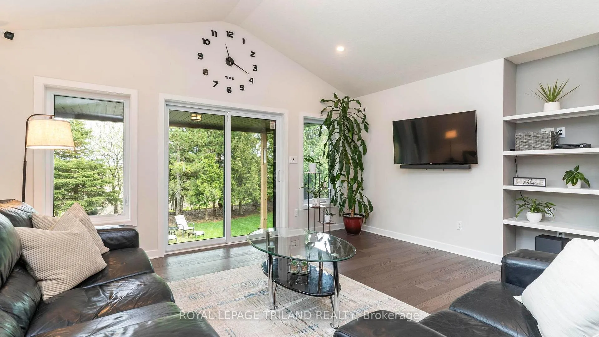 Photo 14 of 35 Weir Crescent, St. Thomas — HOMEH