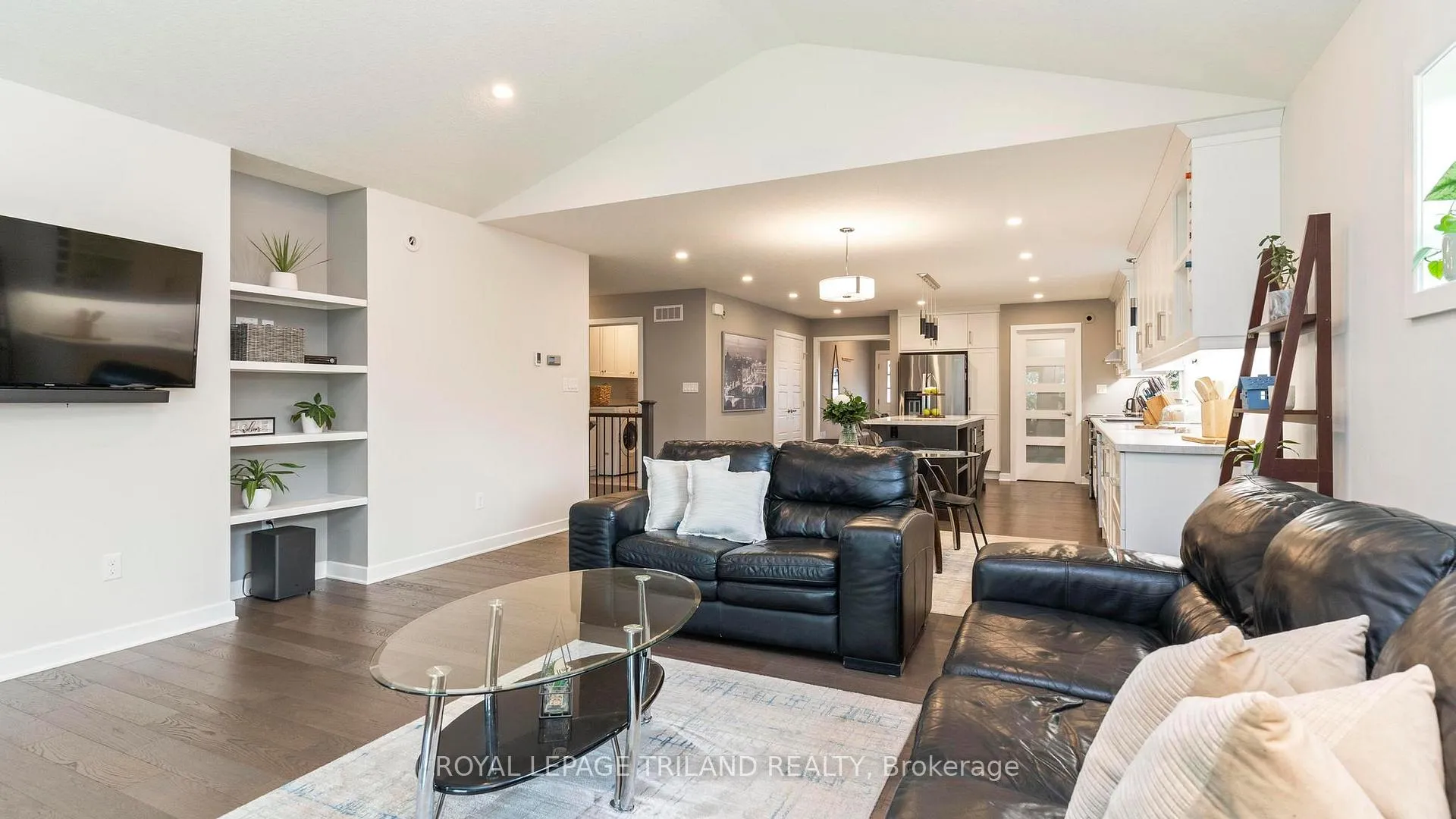 Photo 15 of 35 Weir Crescent, St. Thomas — HOMEH