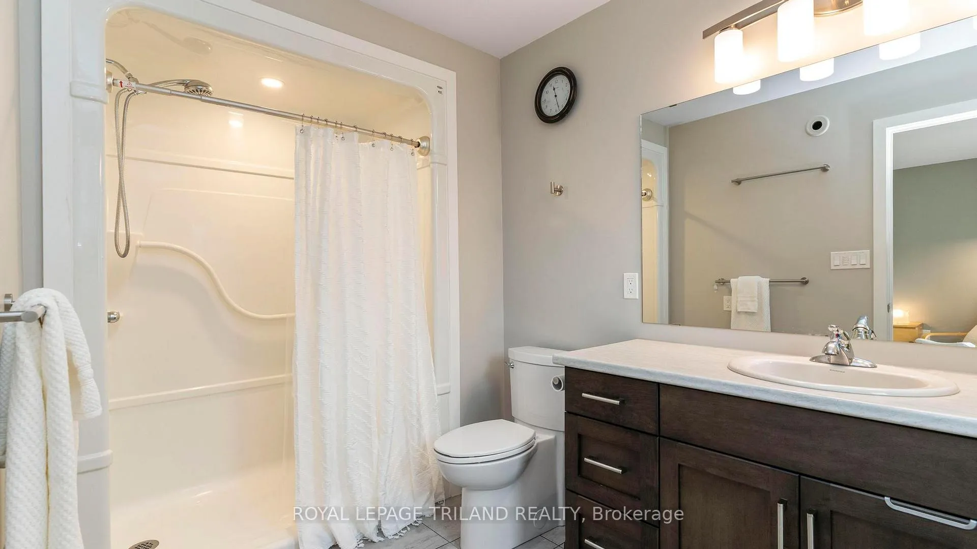 Photo 22 of 35 Weir Crescent, St. Thomas — HOMEH