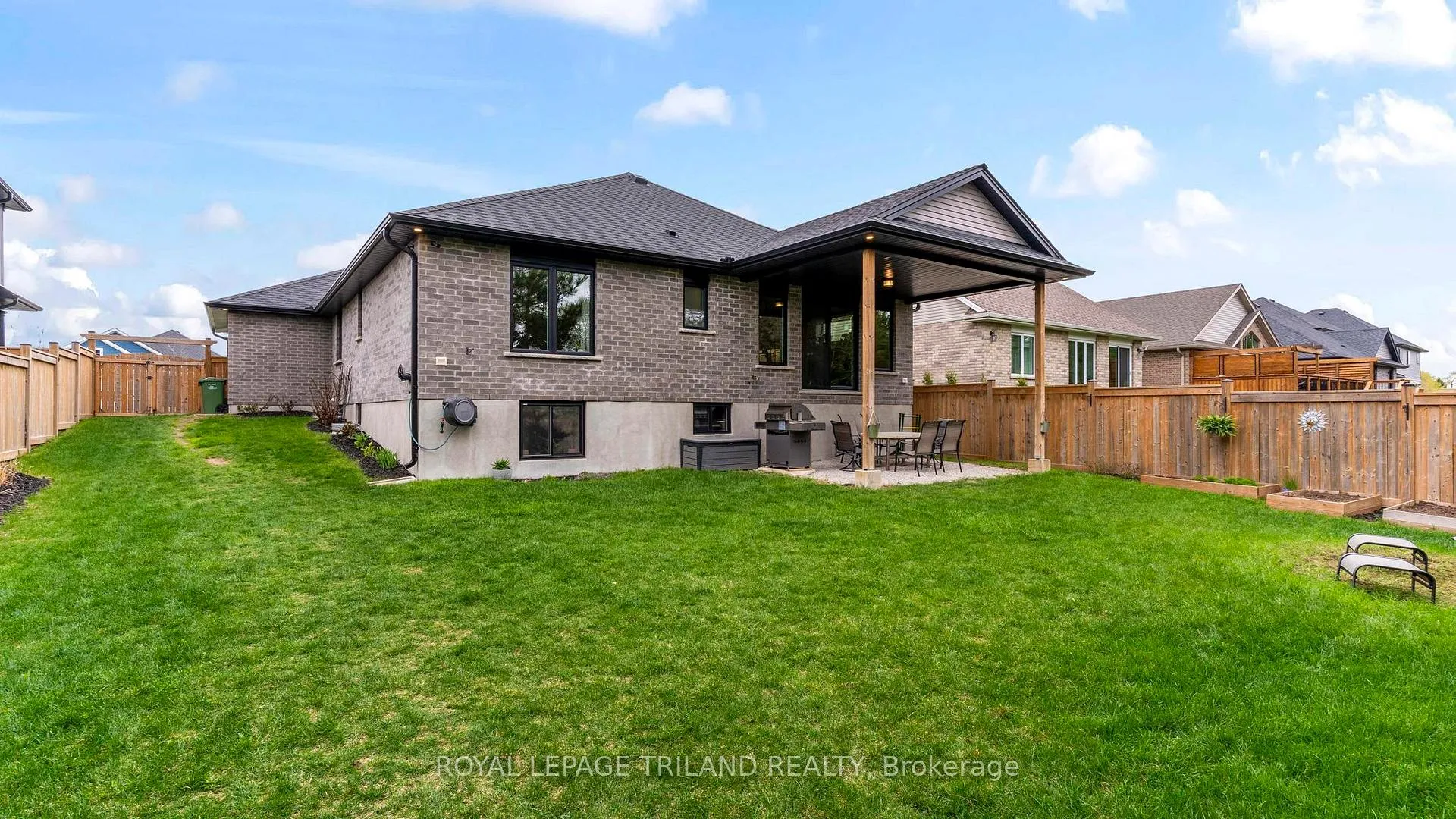 Photo 30 of 35 Weir Crescent, St. Thomas — HOMEH