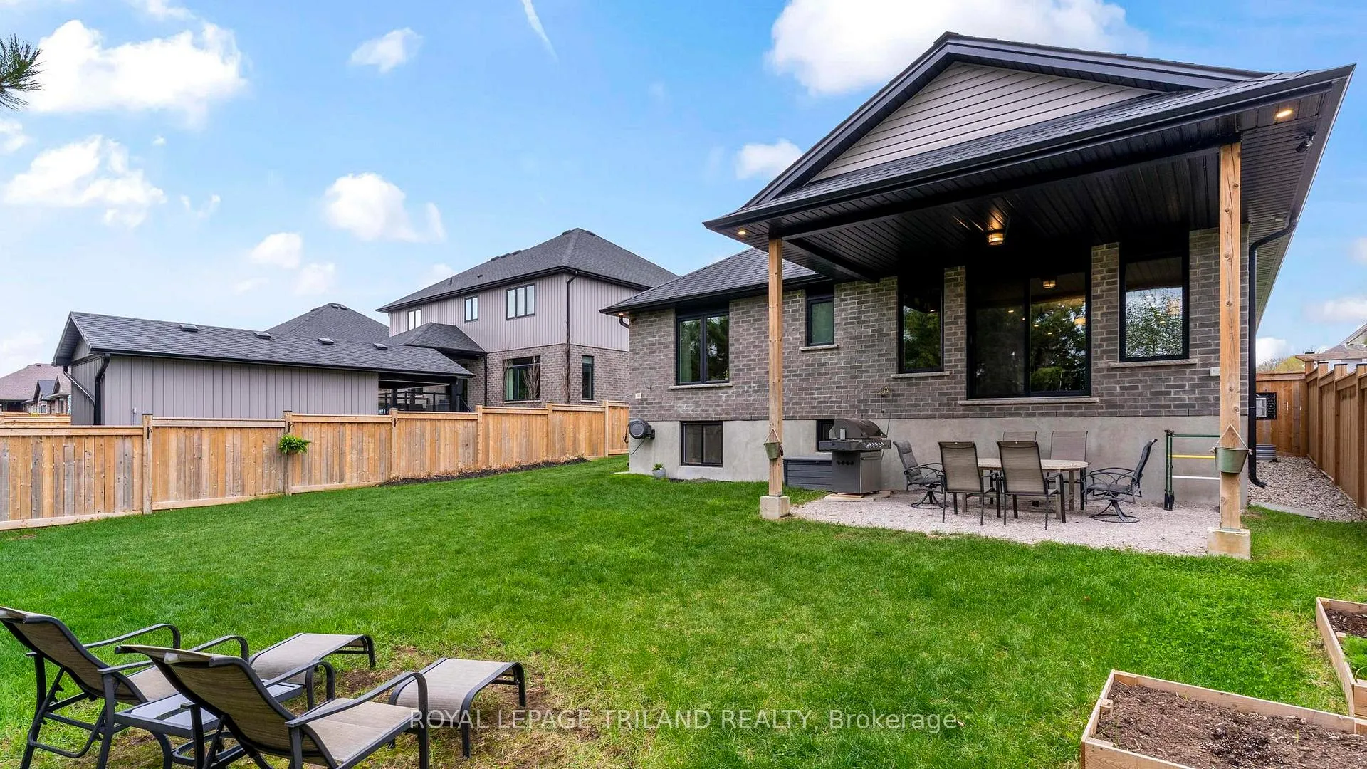 Photo 34 of 35 Weir Crescent, St. Thomas — HOMEH