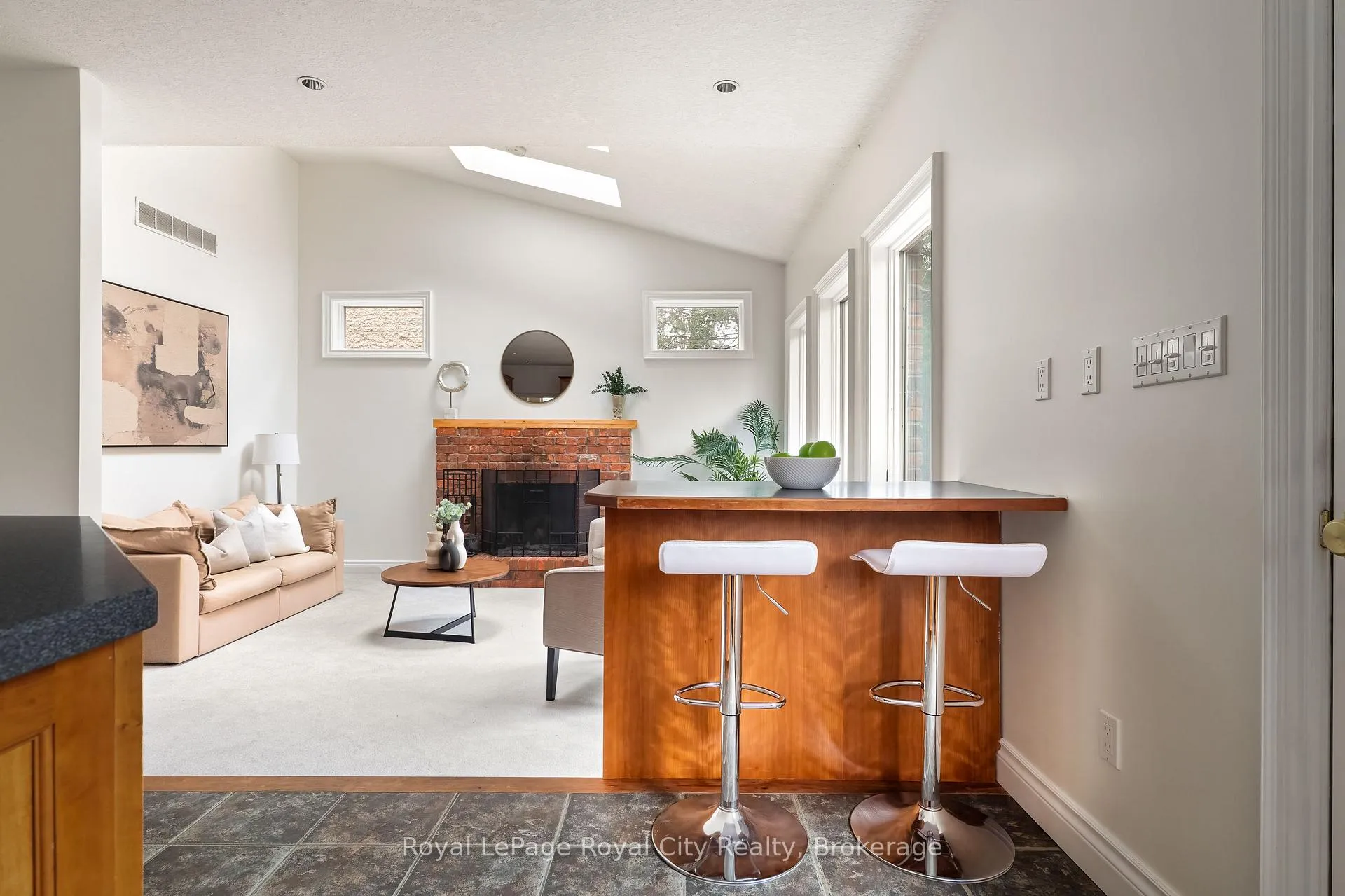 Photo 11 of 178 Inkerman Street, Guelph, Junction/Onward Willow — HOMEH