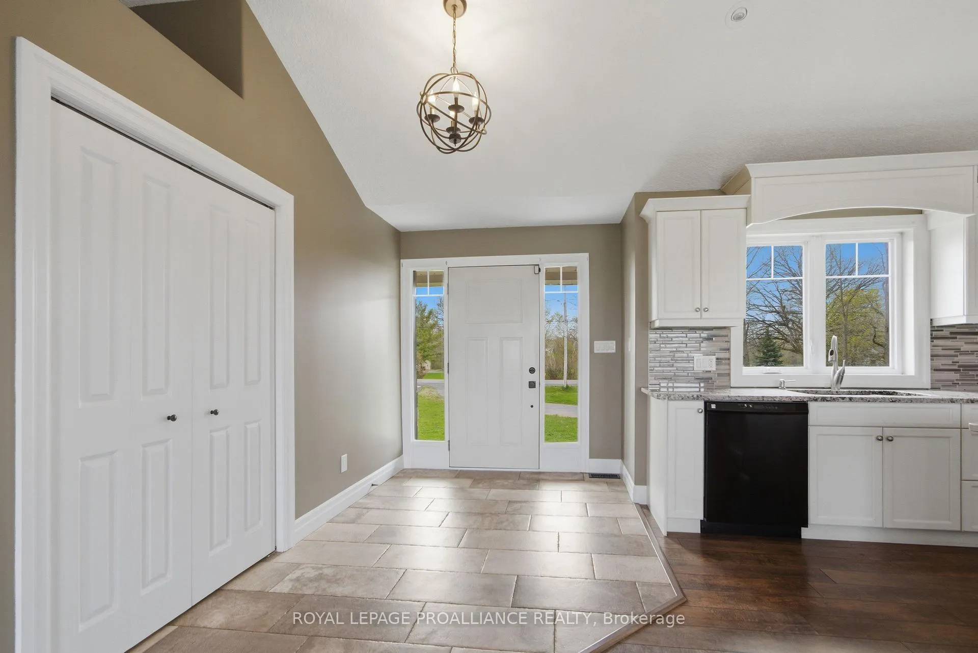 Photo 3 of 1585 Casey Road, Belleville, Thurlow Ward — HOMEH