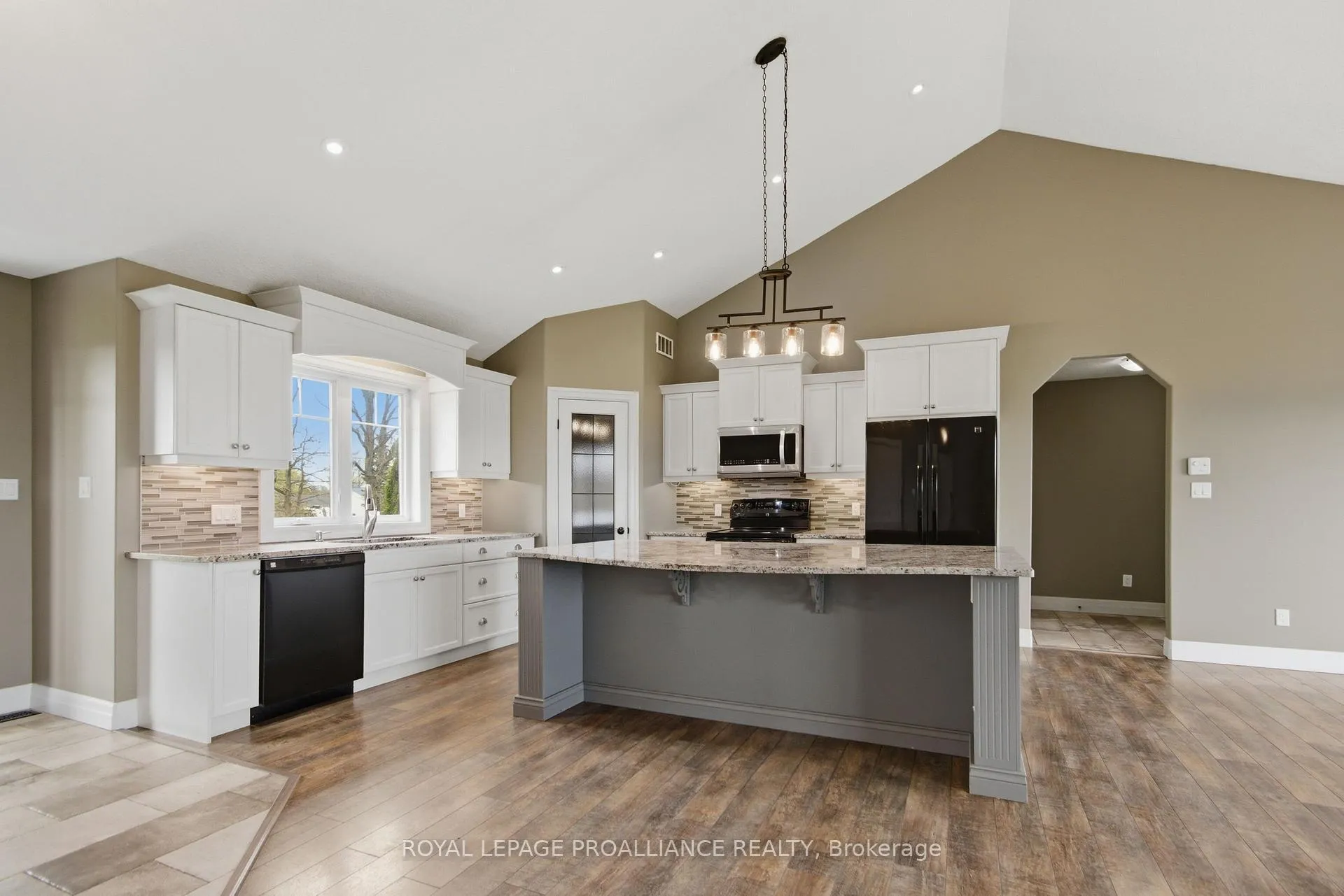 Photo 5 of 1585 Casey Road, Belleville, Thurlow Ward — HOMEH
