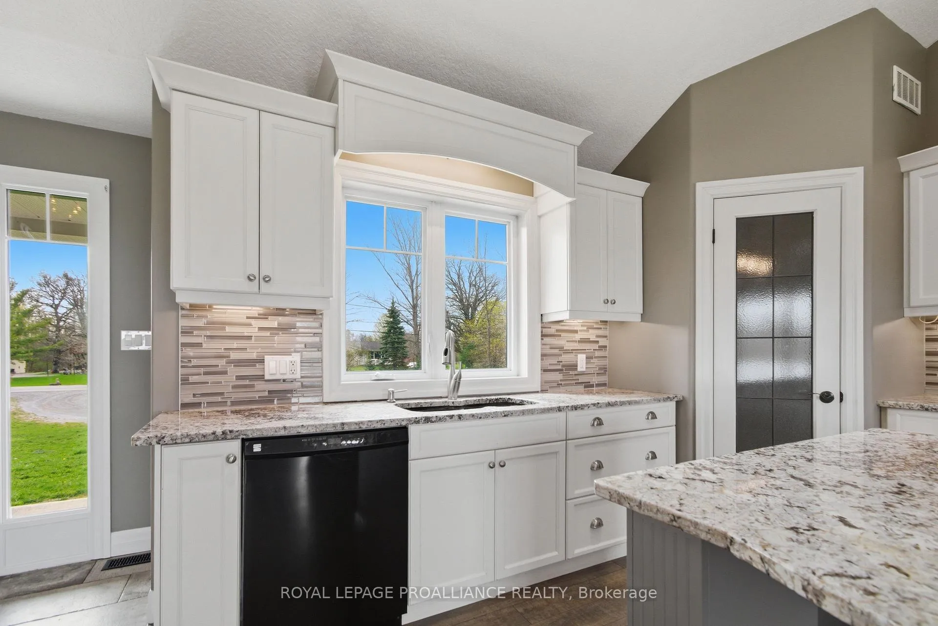 Photo 6 of 1585 Casey Road, Belleville, Thurlow Ward — HOMEH