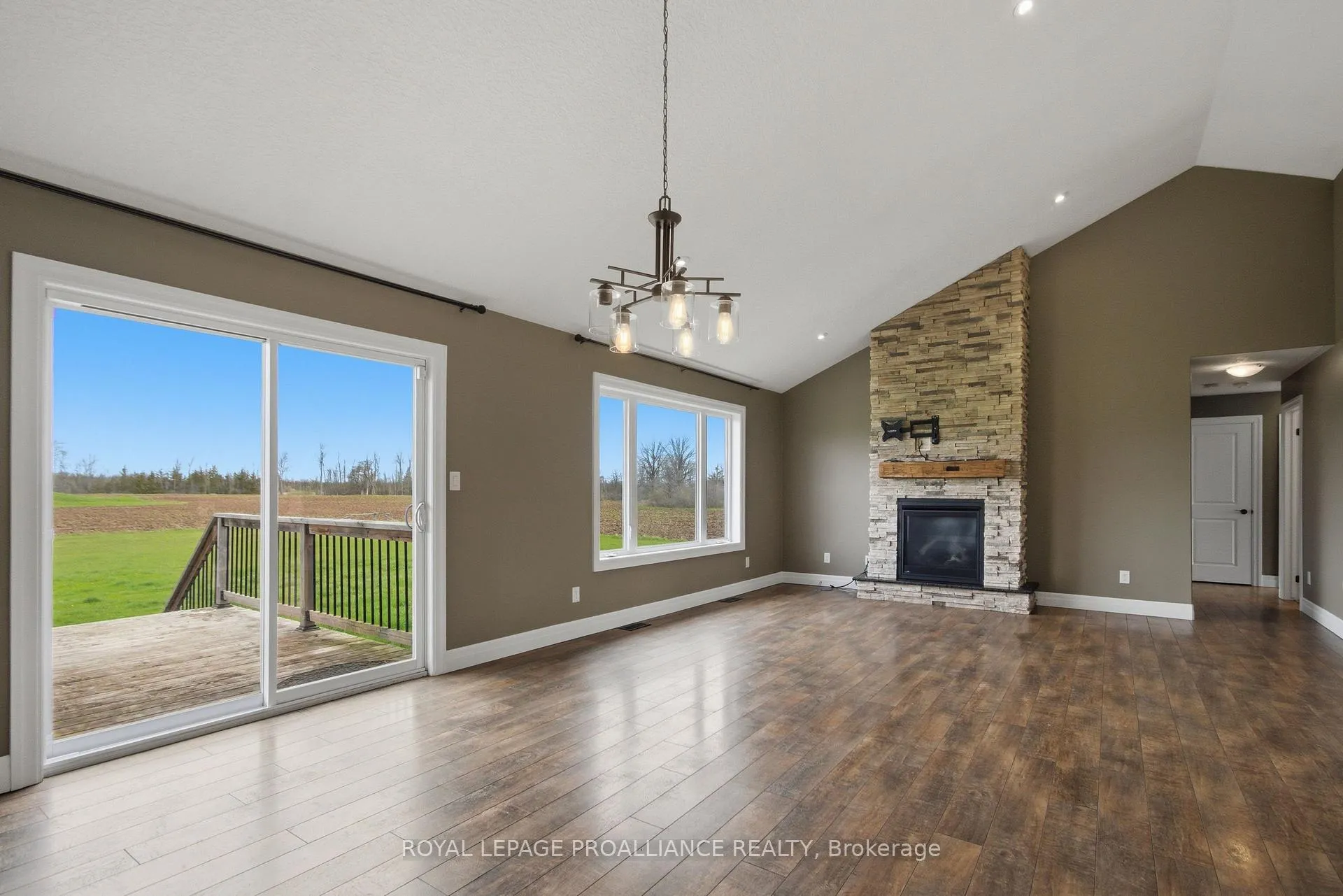 Photo 13 of 1585 Casey Road, Belleville, Thurlow Ward — HOMEH