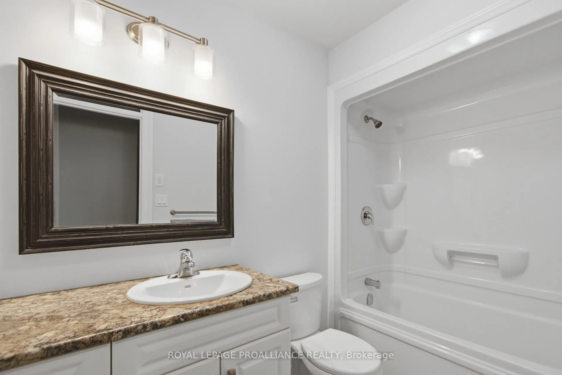 Photo 19 of 1585 Casey Road, Belleville, Thurlow Ward — HOMEH