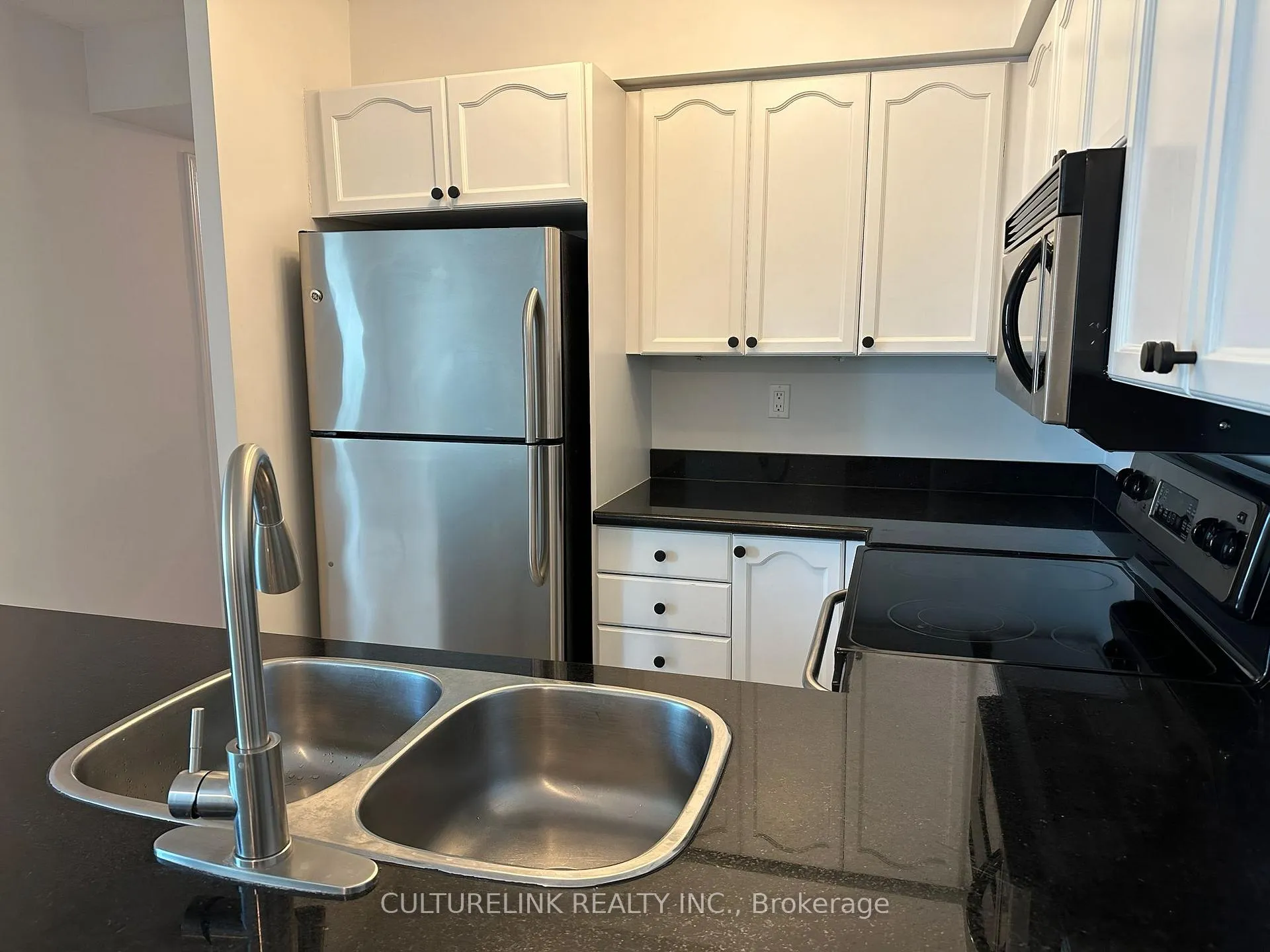 Photo 8 of Unit PH08, 109 Front Street E, Toronto, Moss Park — HOMEH