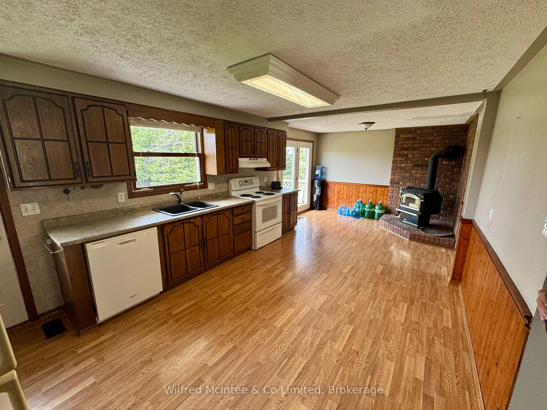 Photo 9 of 23 Union Street N, Brockton — HOMEH
