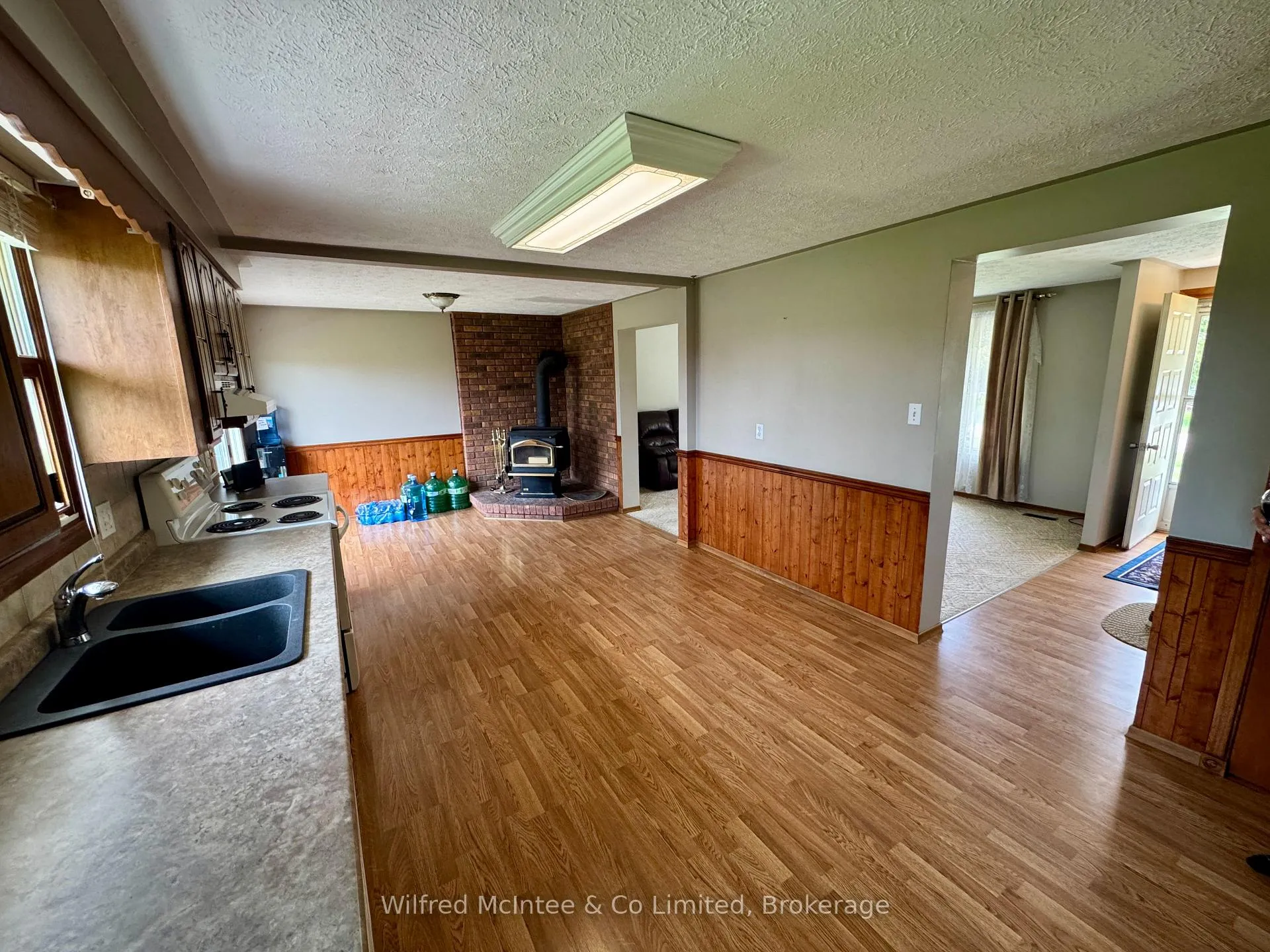 Photo 11 of 23 Union Street N, Brockton — HOMEH