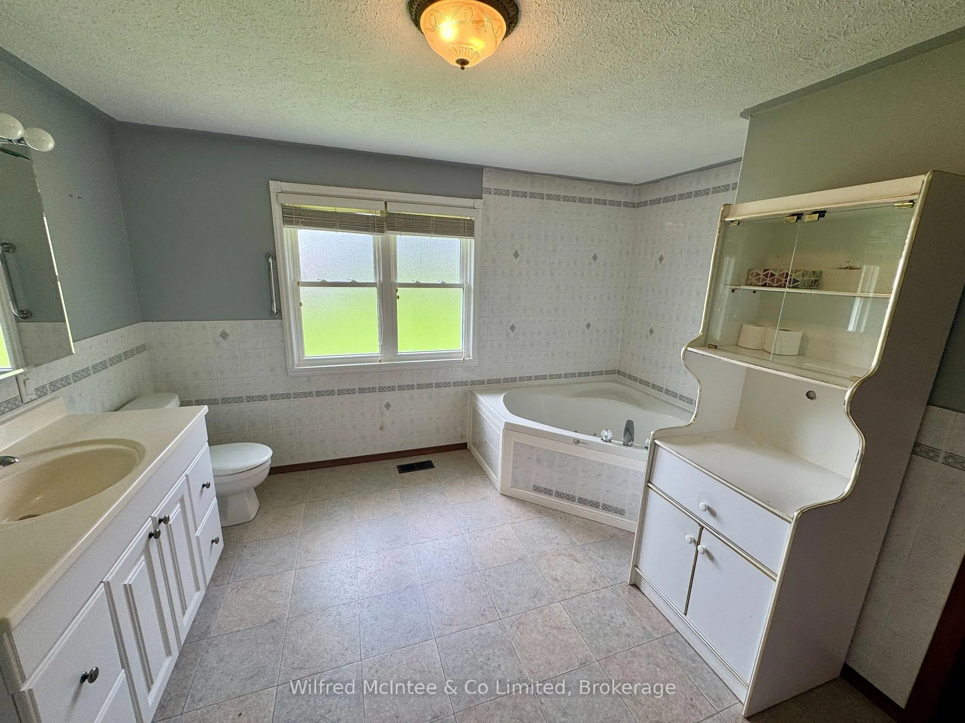 Photo 17 of 23 Union Street N, Brockton — HOMEH