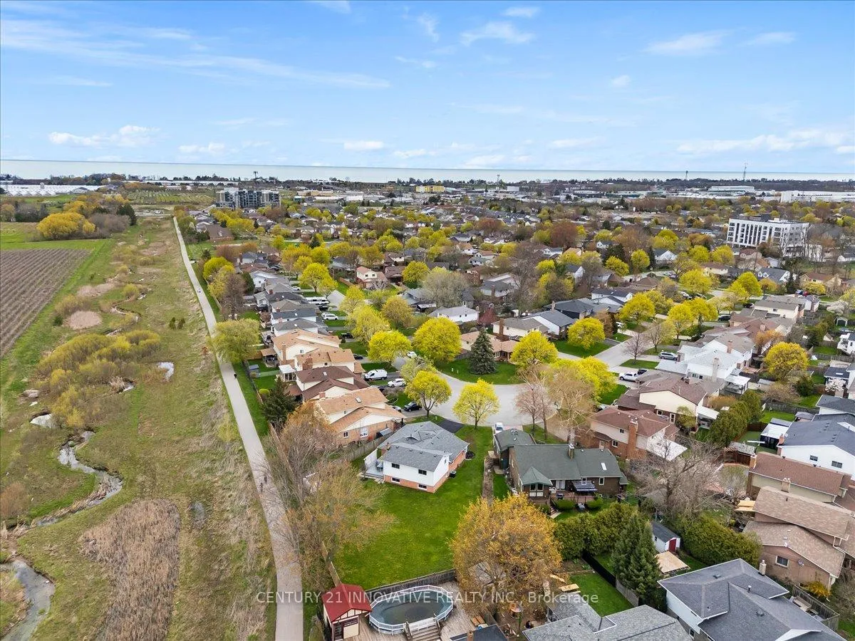 Photo 5 of 4506 Green Meadow Boulevard, Lincoln, Beamsville — HOMEH