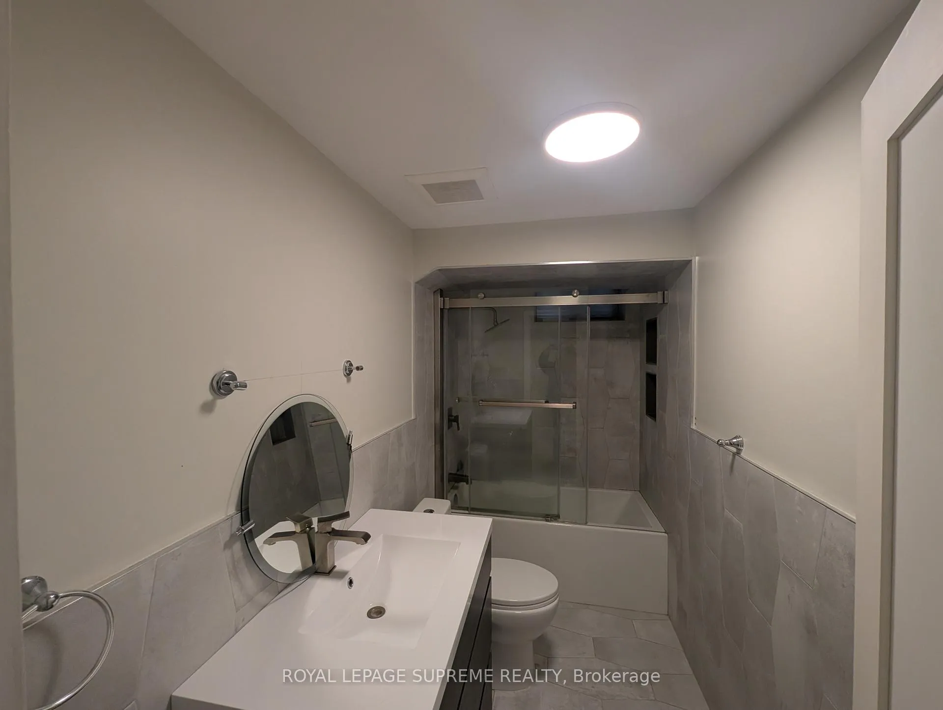 Photo 11 of Unit Lower, 2132 Dundas Street, Toronto, Roncesvalles — HOMEH