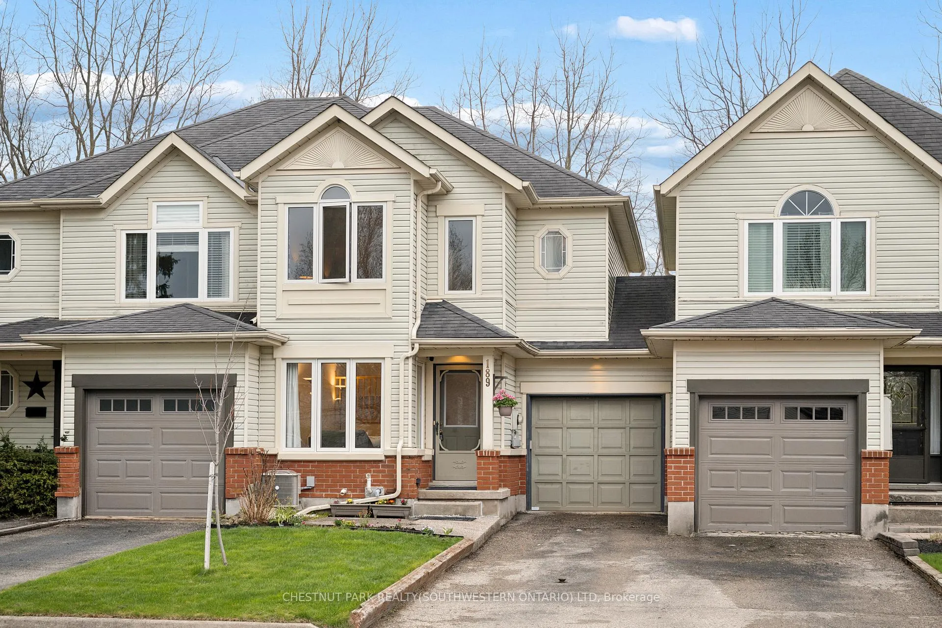 Photo 1 of 189 Shadow Wood Court, Waterloo, University Downs — HOMEH