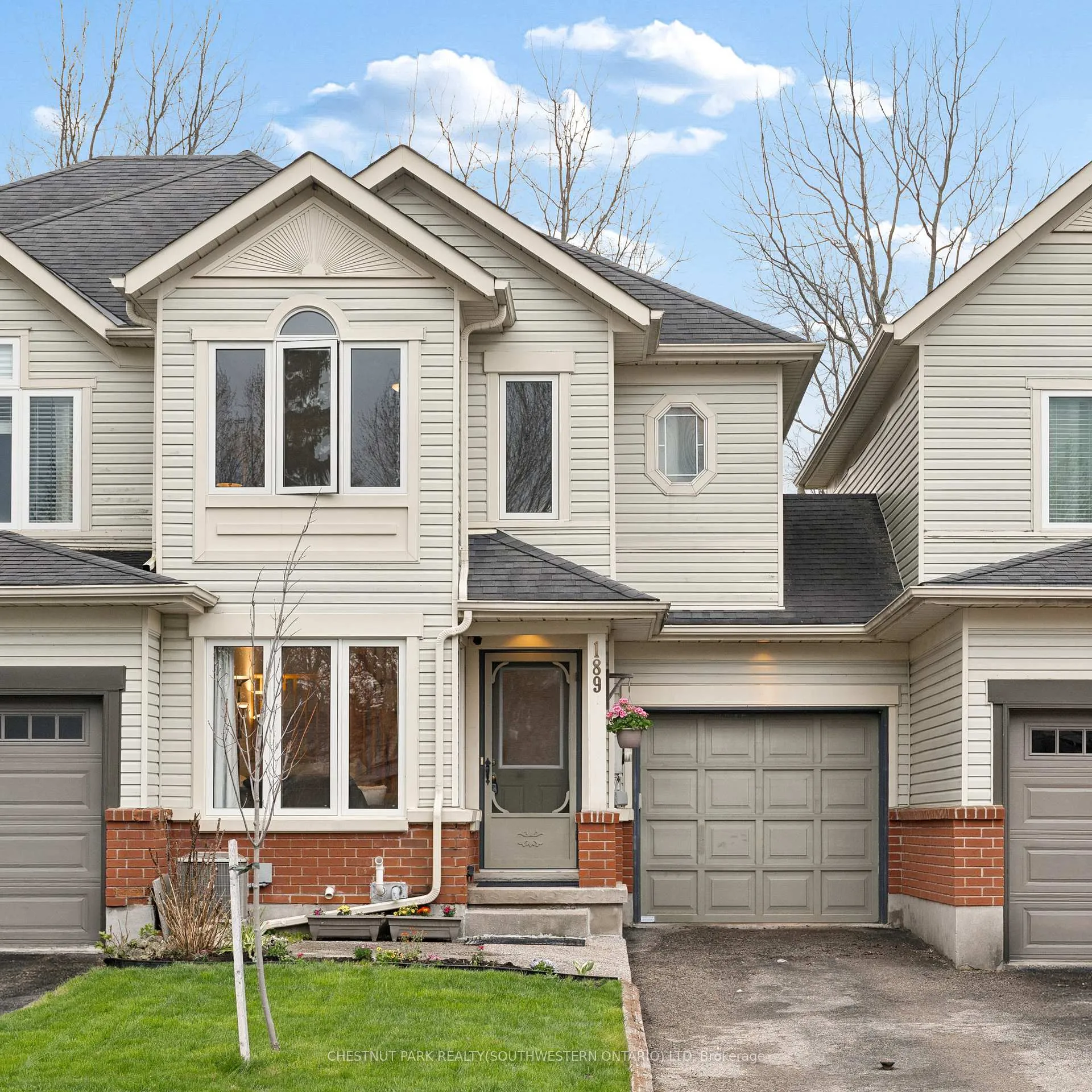 Photo 3 of 189 Shadow Wood Court, Waterloo, University Downs — HOMEH